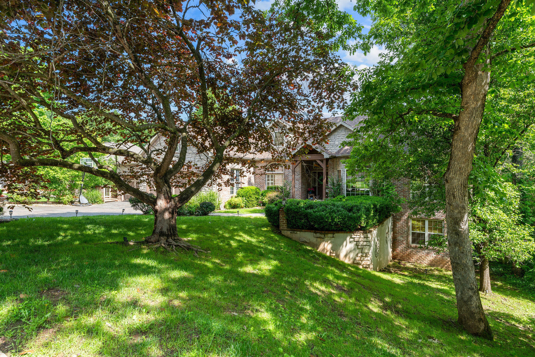 261 Country Bluff Drive Property Photo 8