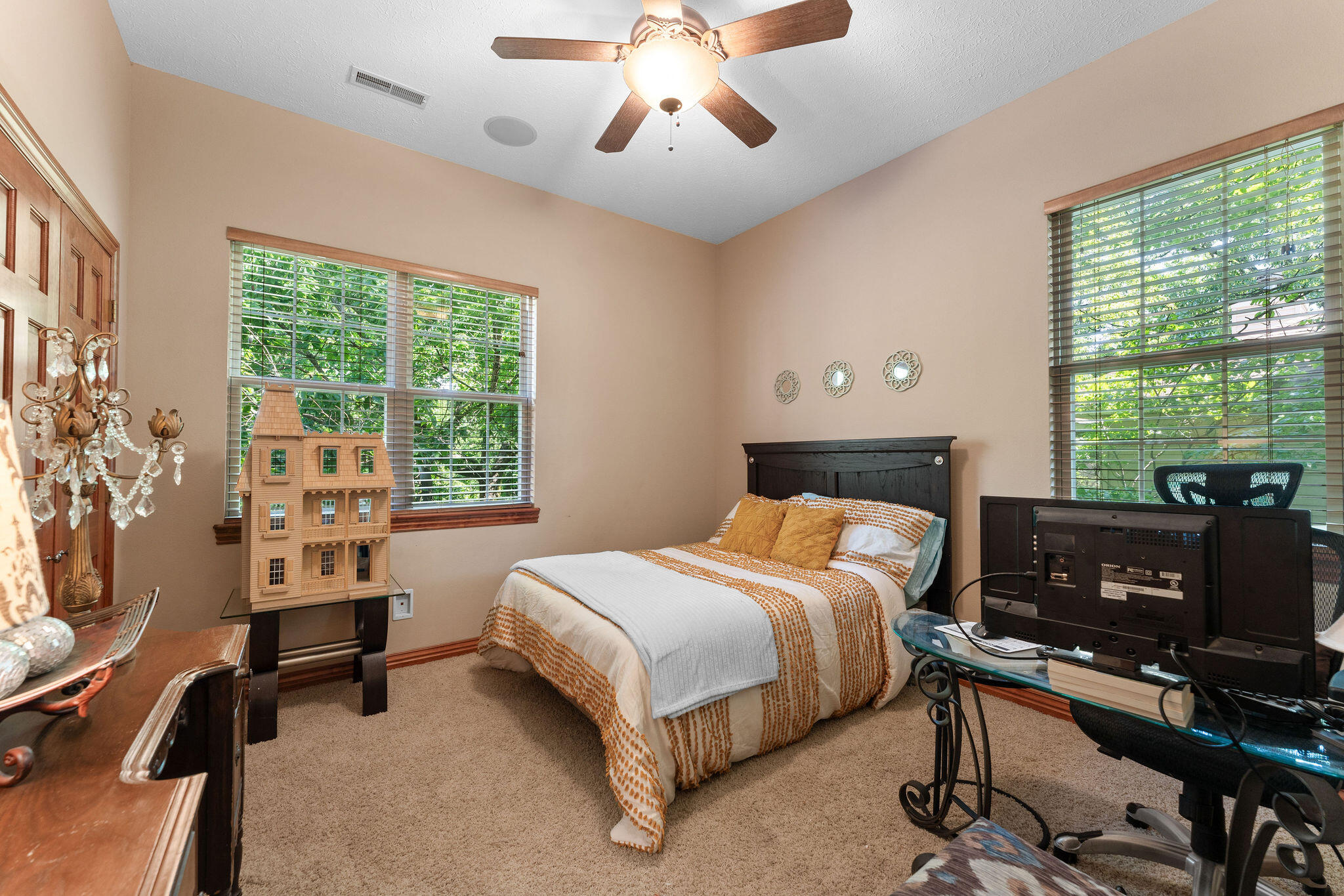 261 Country Bluff Drive Property Photo 35