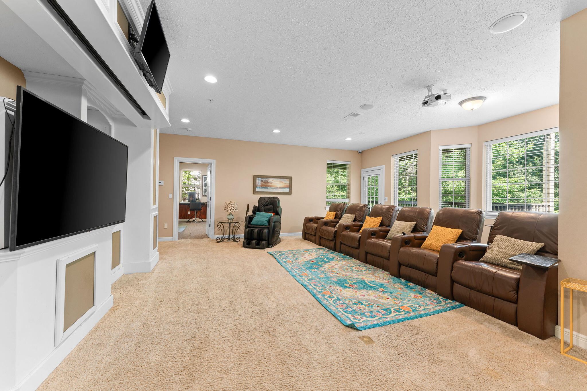 261 Country Bluff Drive Property Photo 44