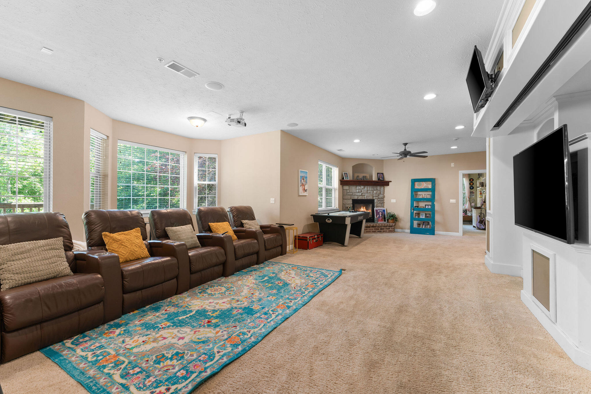 261 Country Bluff Drive Property Photo 45