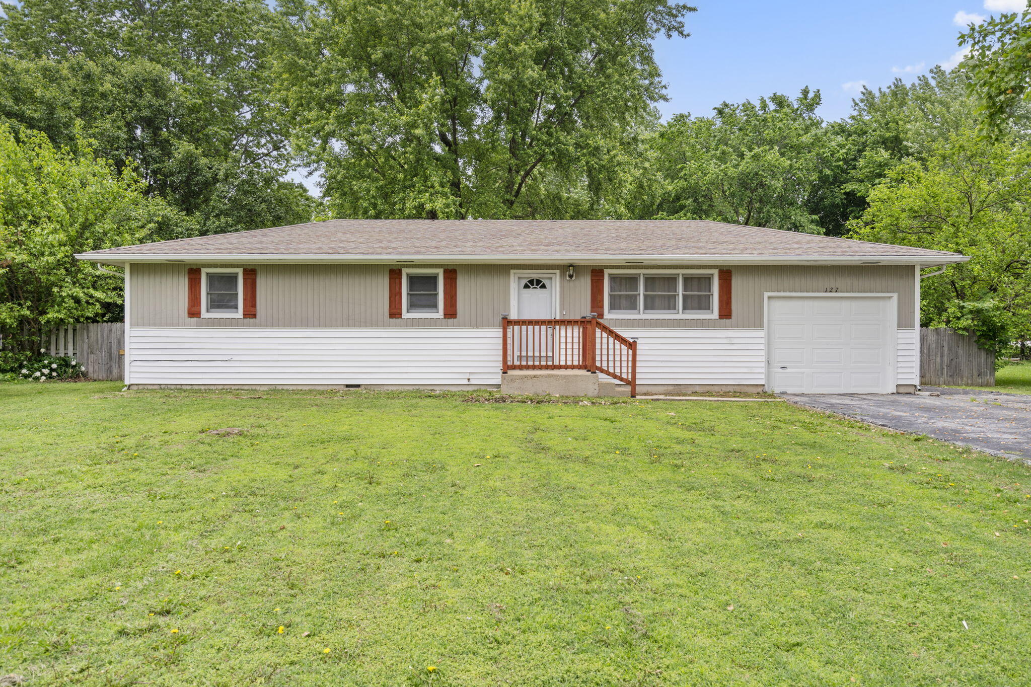 127 Wilson Way Property Photo 2