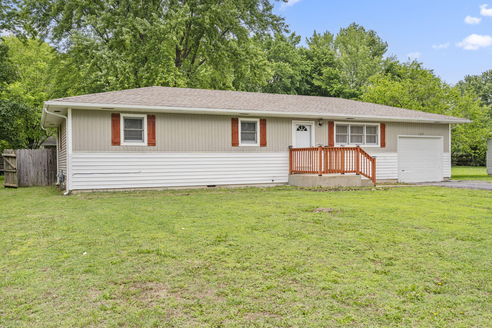 127 Wilson Way Property Photo 3