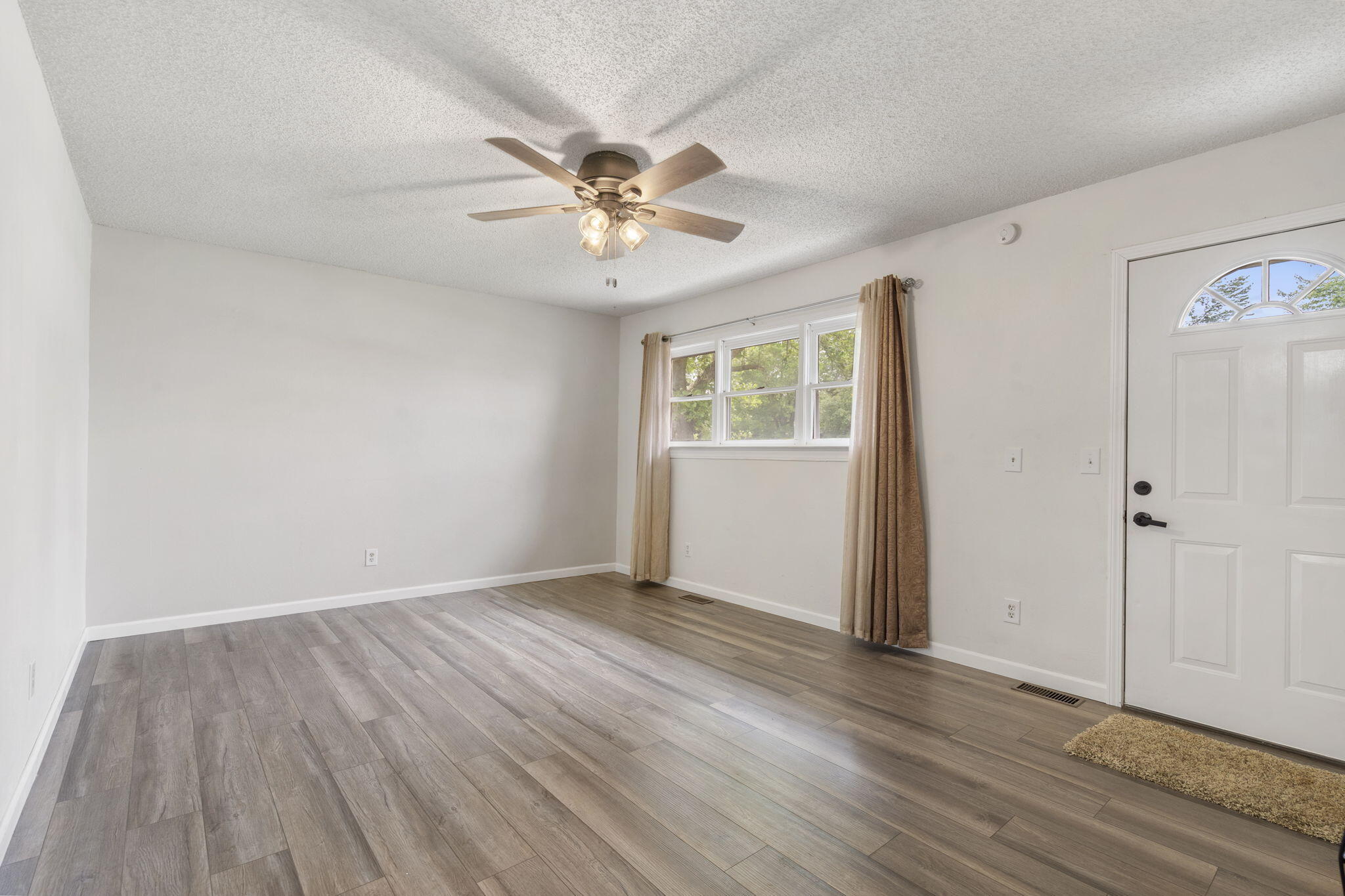 127 Wilson Way Property Photo 5