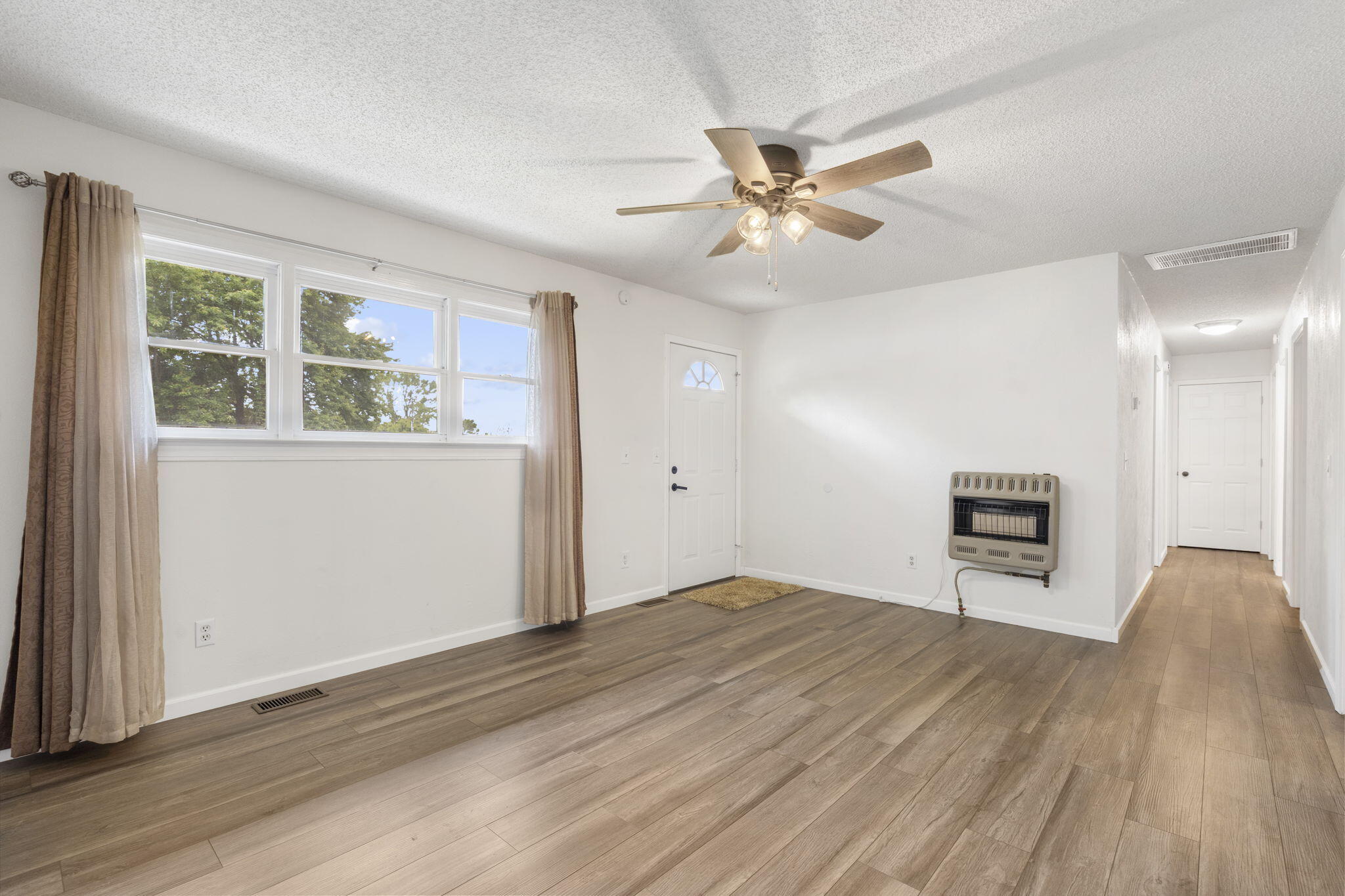 127 Wilson Way Property Photo 6