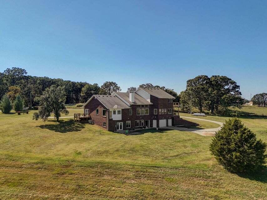 8425 East Farm Road 174 Property Photo 7