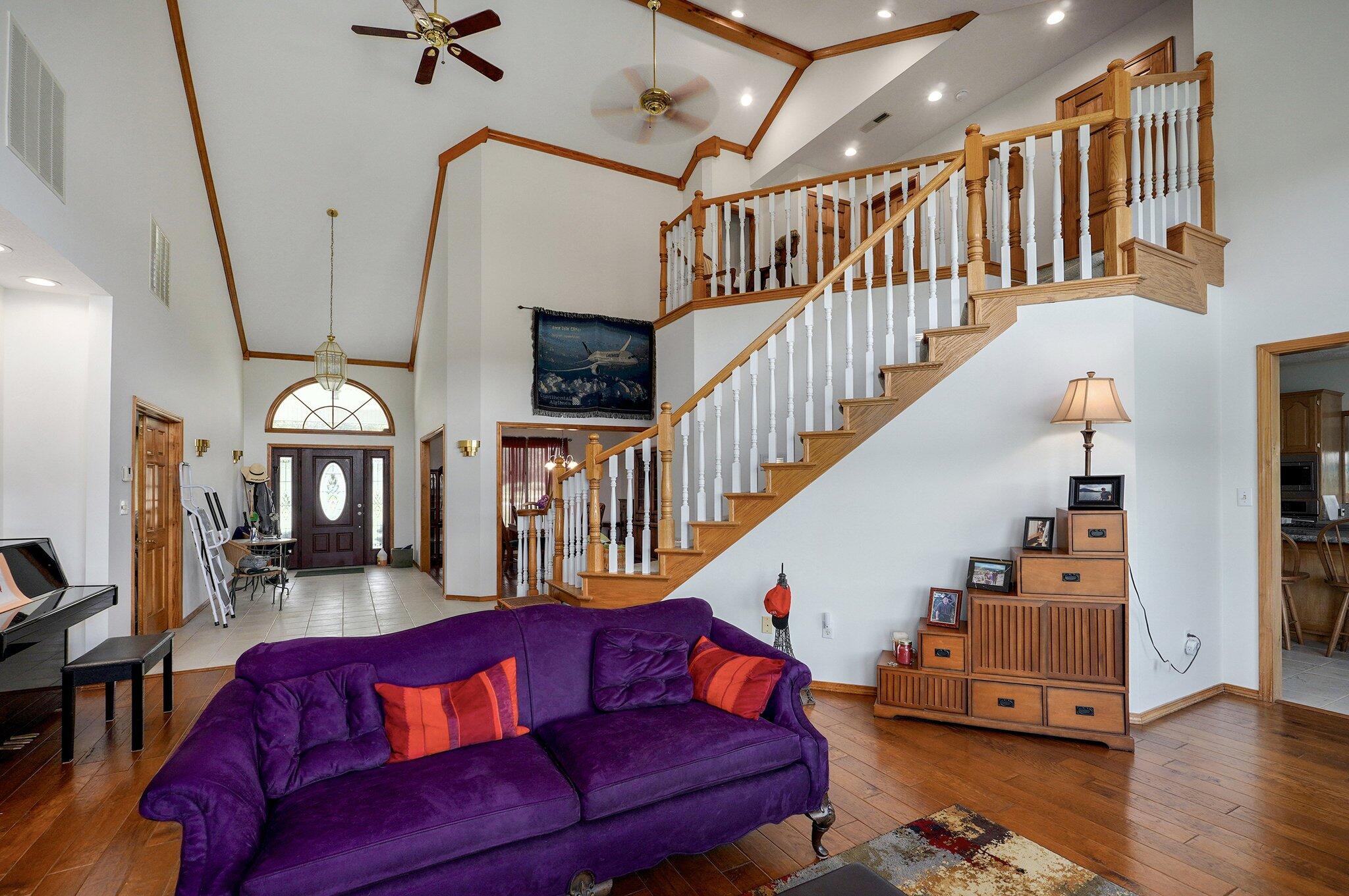 8425 East Farm Road 174 Property Photo 14