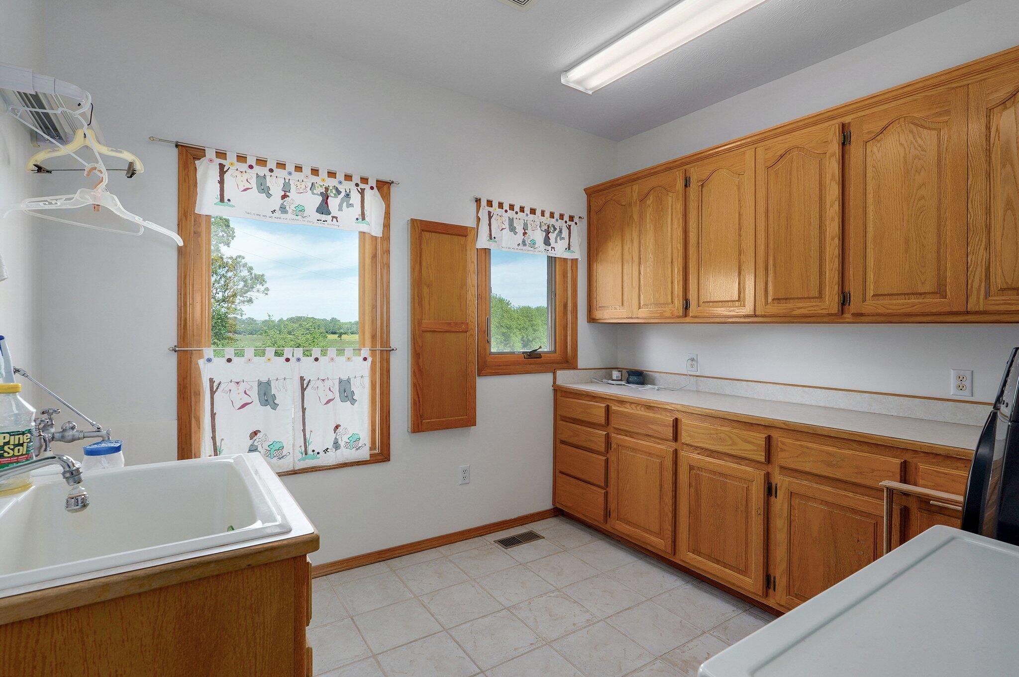 8425 East Farm Road 174 Property Photo 28