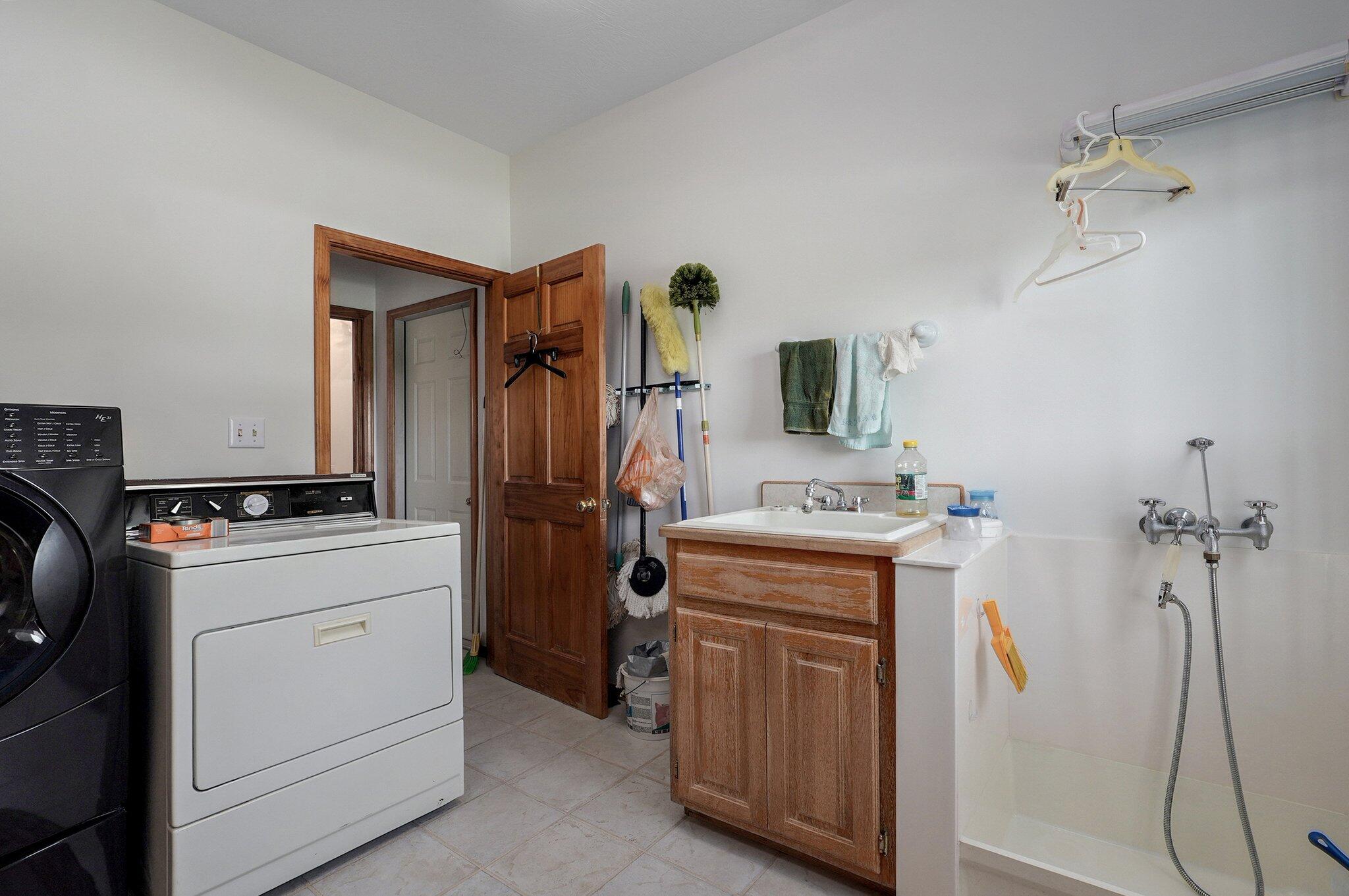 8425 East Farm Road 174 Property Photo 29