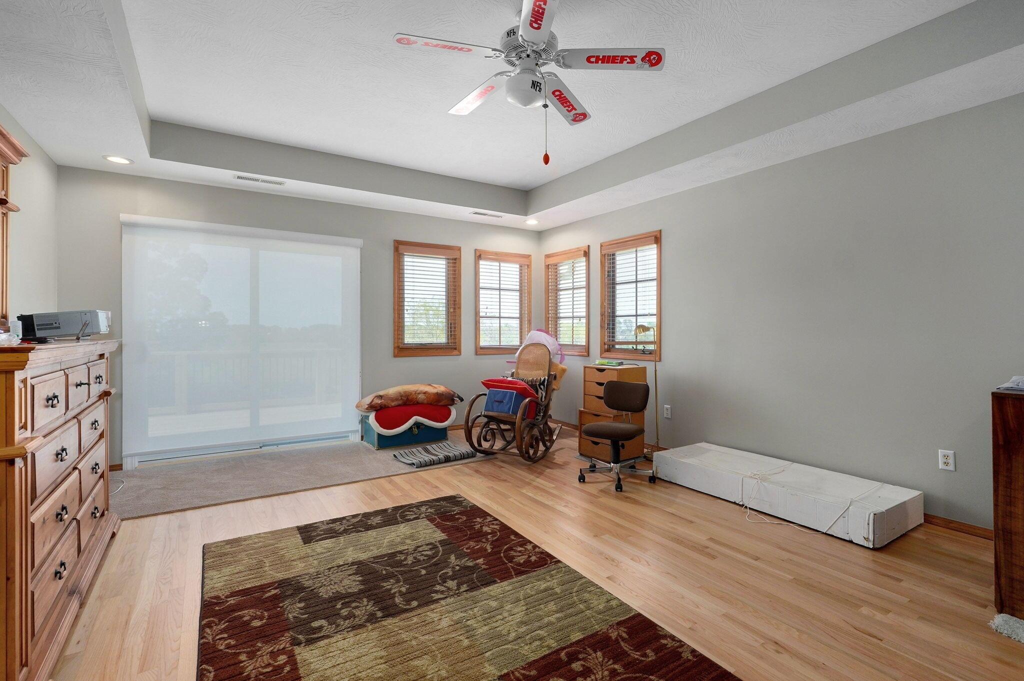 8425 East Farm Road 174 Property Photo 32