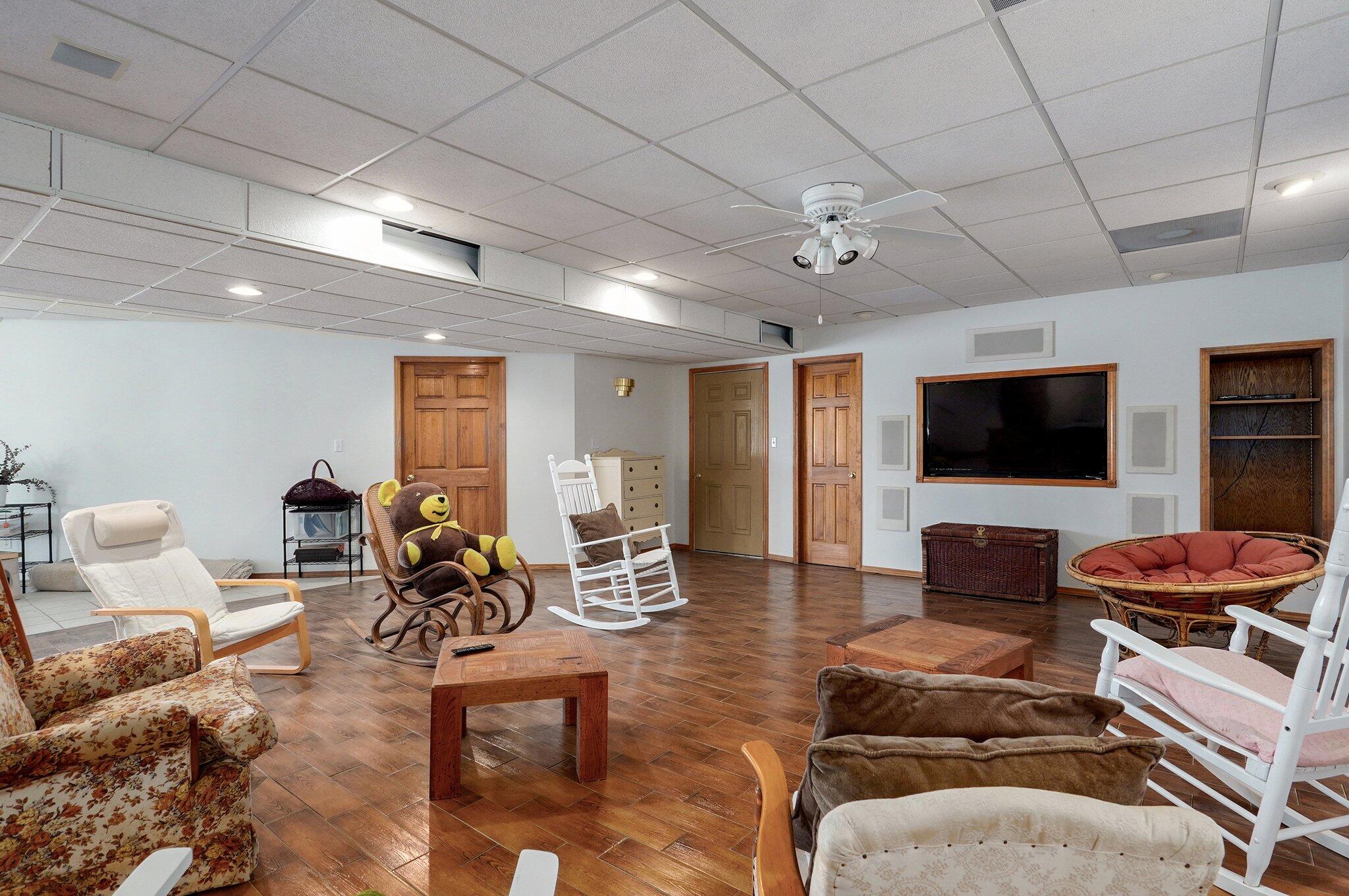 8425 East Farm Road 174 Property Photo 38