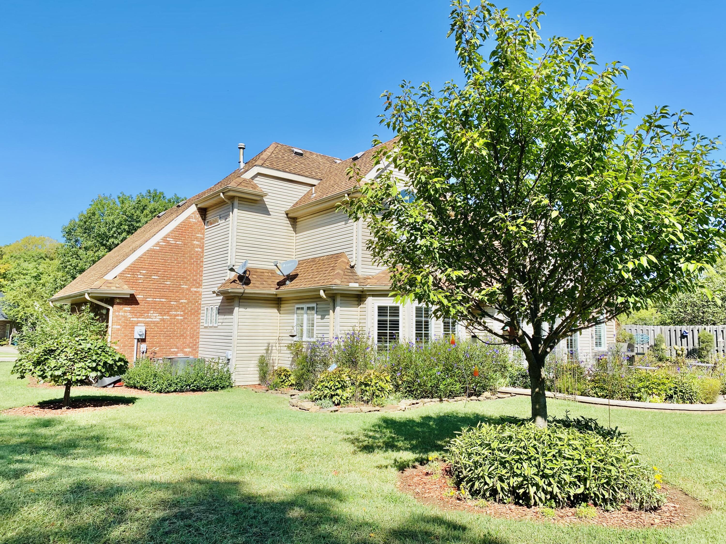 2820 Waters Edge Boulevard Property Photo 9