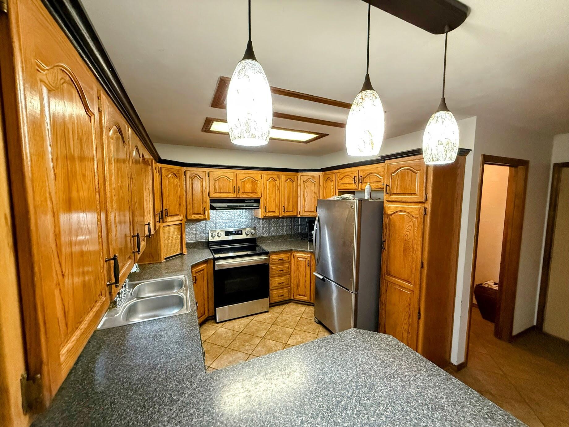 912 Domino Court Property Photo 17