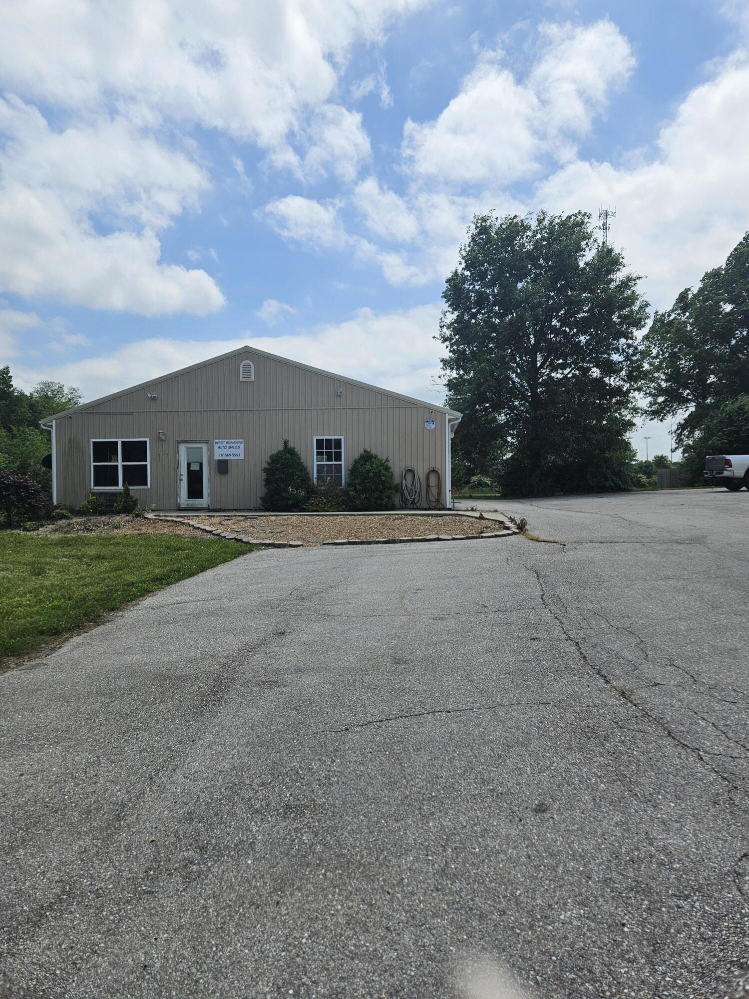 5194 West Sunshine Property Photo 5