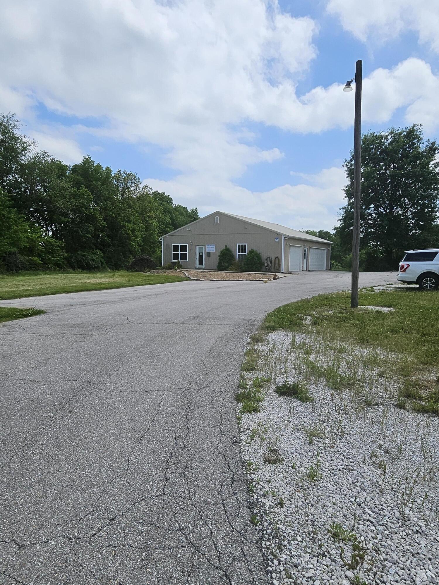 5194 West Sunshine Property Photo 7