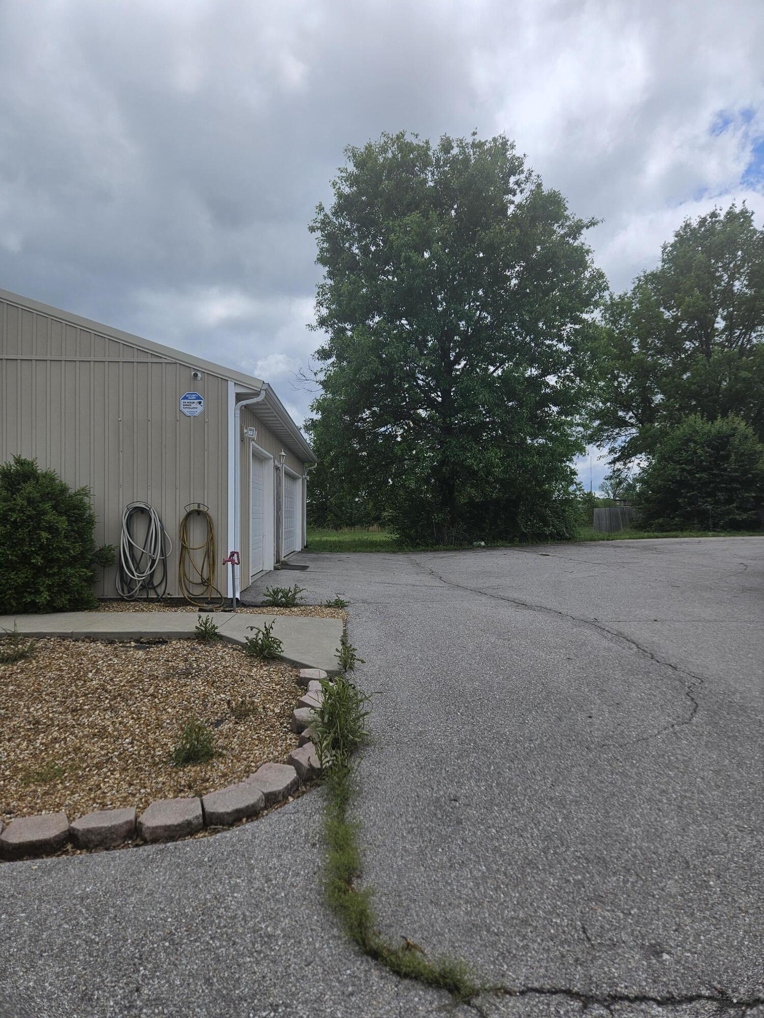 5194 West Sunshine Property Photo 10