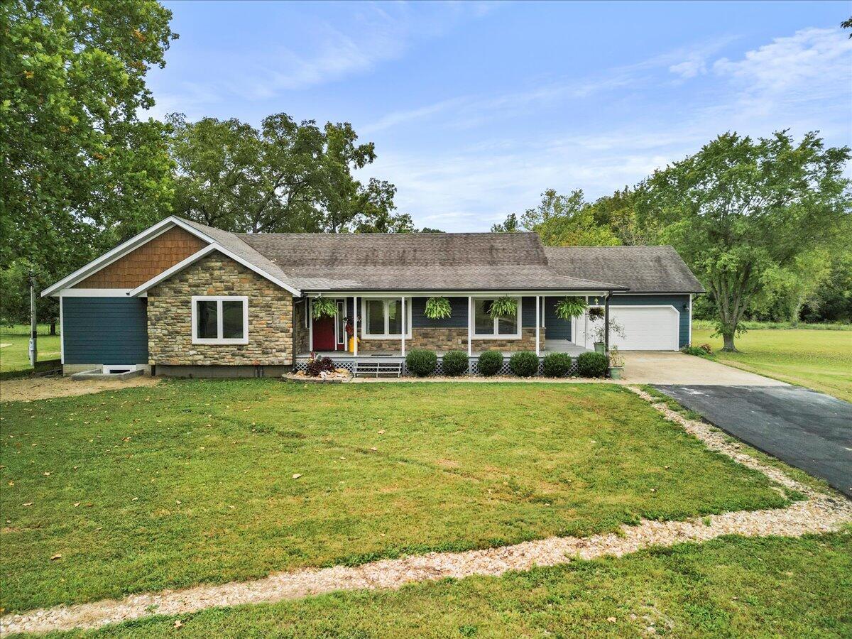 8495 Highway N Property Photo 2