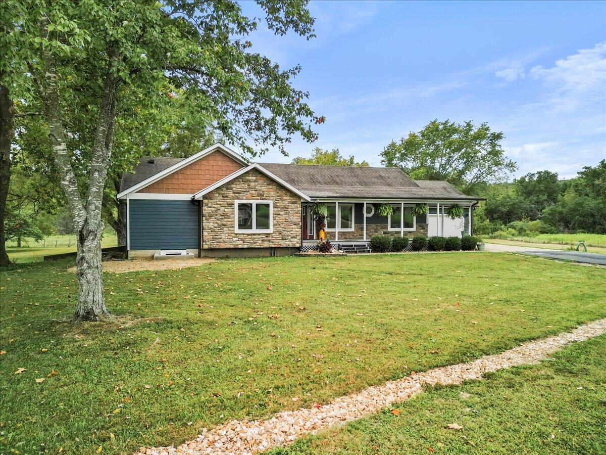 8495 Highway N Property Photo 3