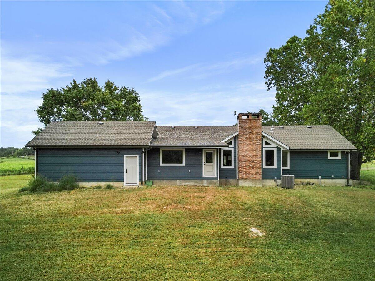 8495 Highway N Property Photo 5