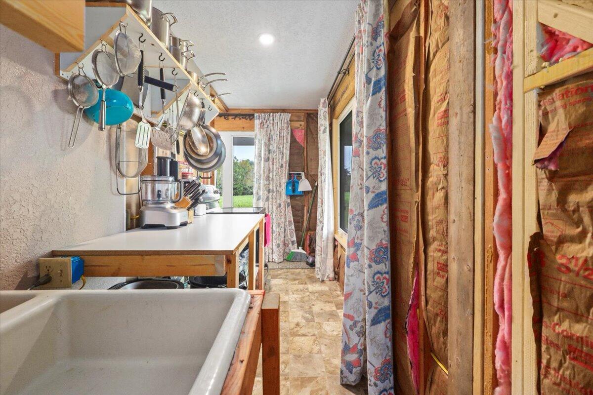 8495 Highway N Property Photo 15