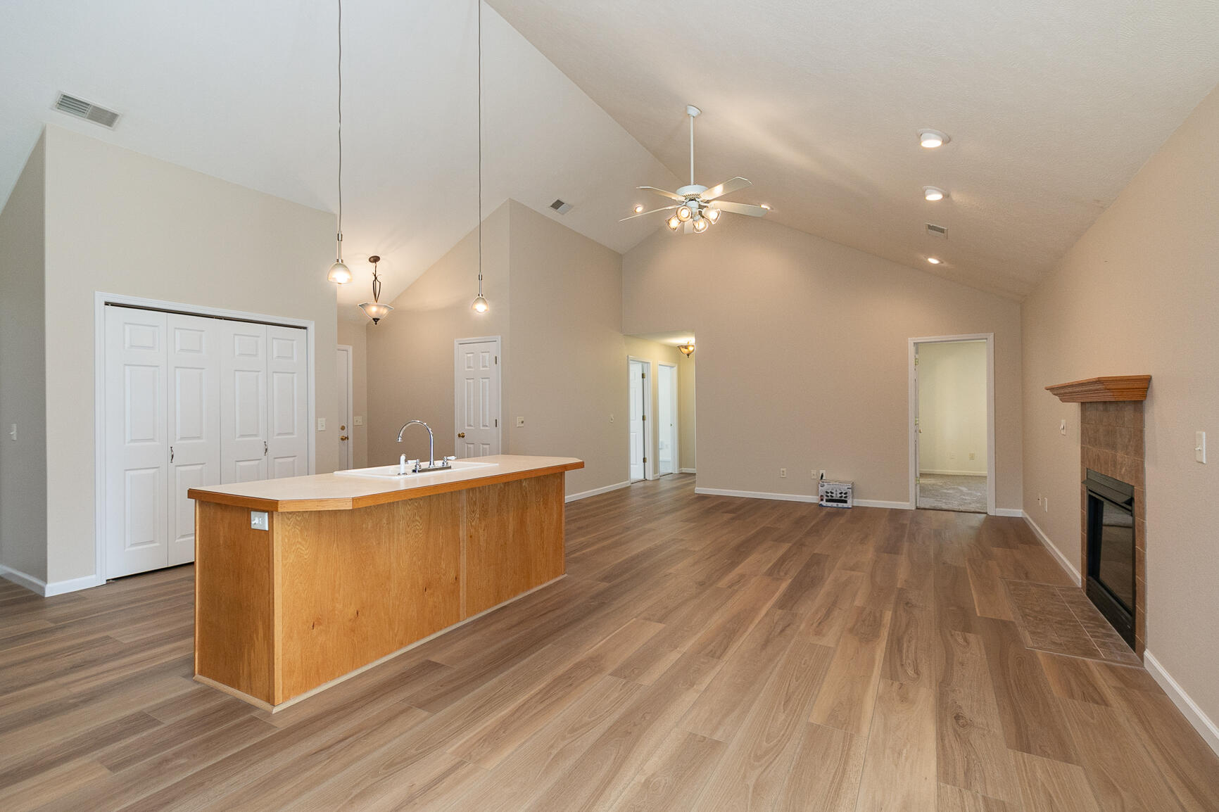 500 North Oakland Avenue Property Photo 11