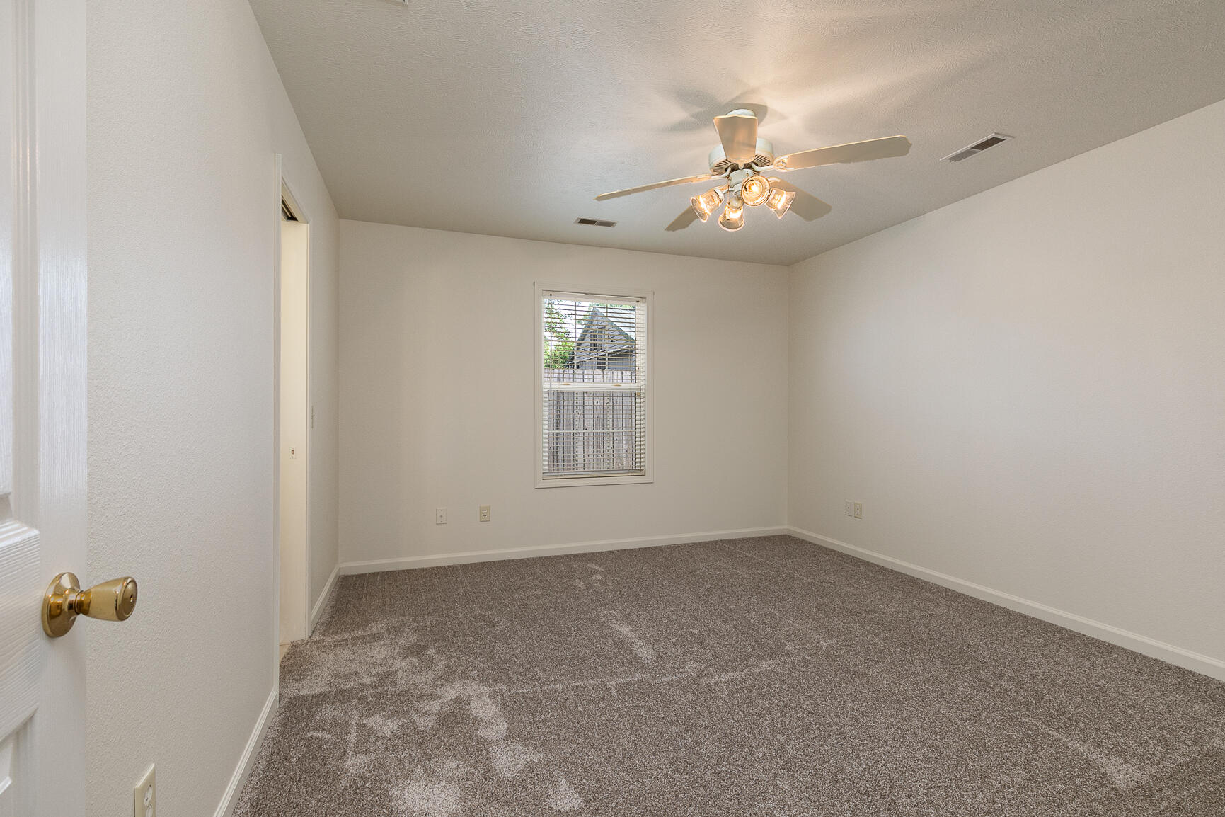 500 North Oakland Avenue Property Photo 12