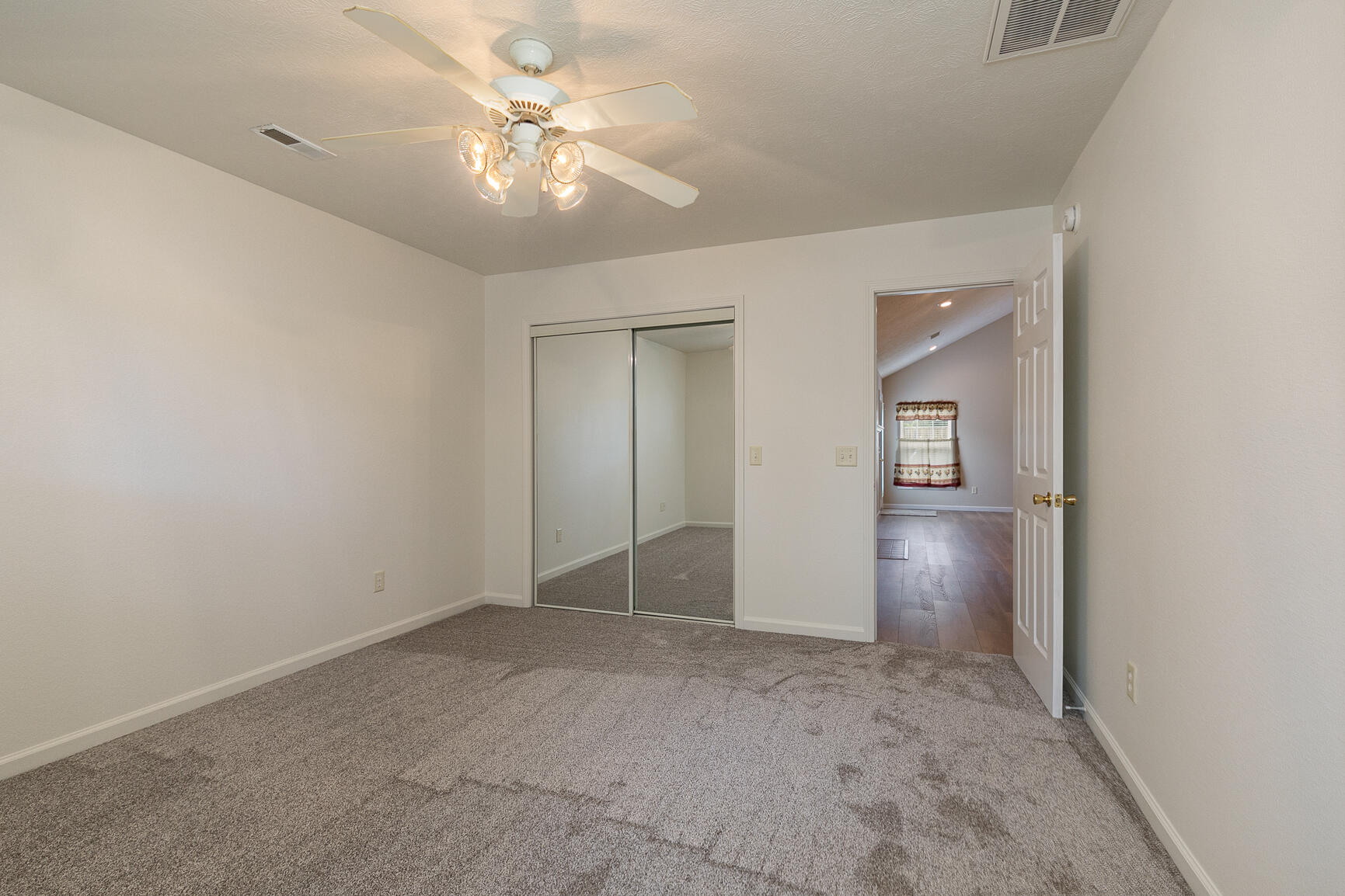 500 North Oakland Avenue Property Photo 13