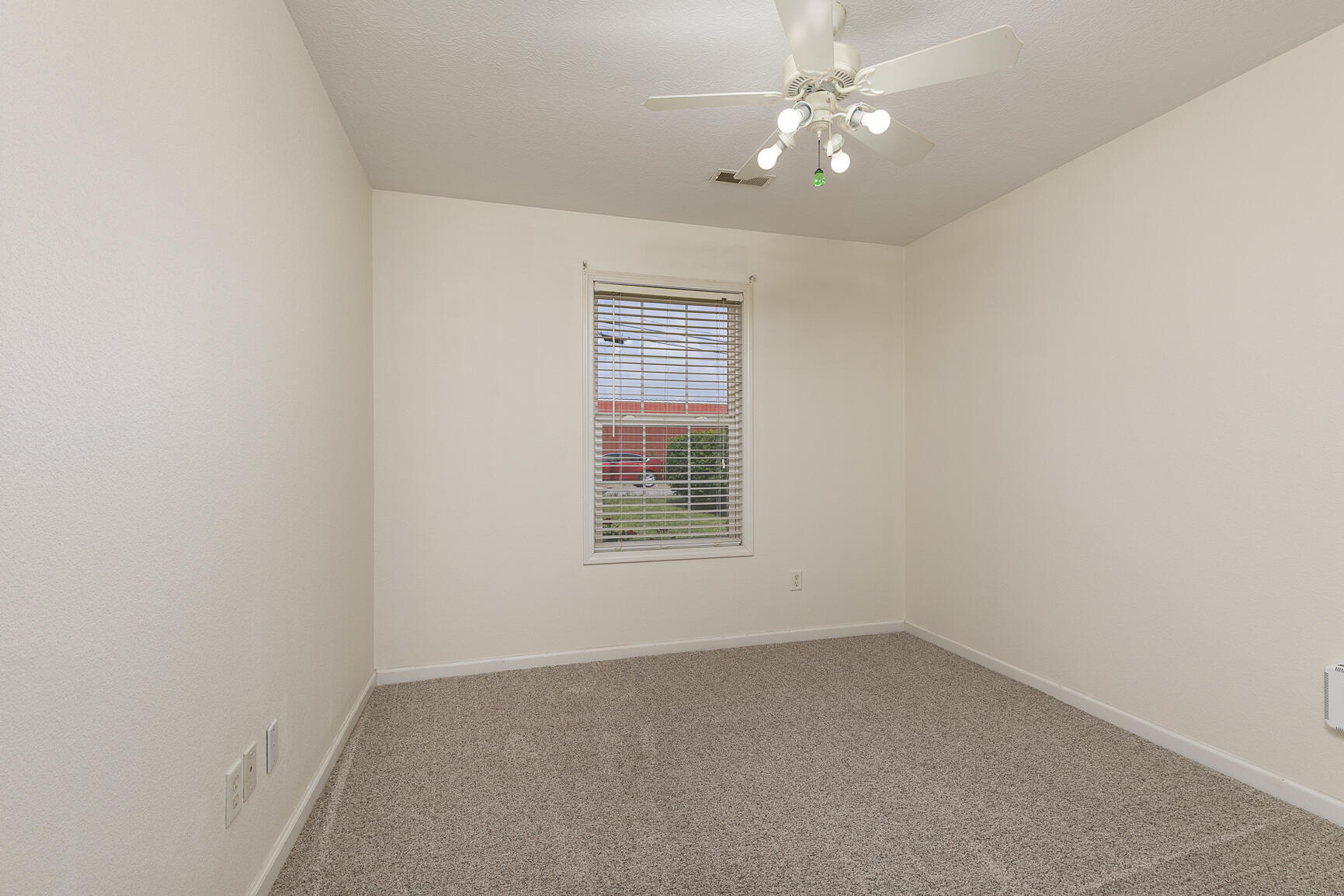500 North Oakland Avenue Property Photo 20