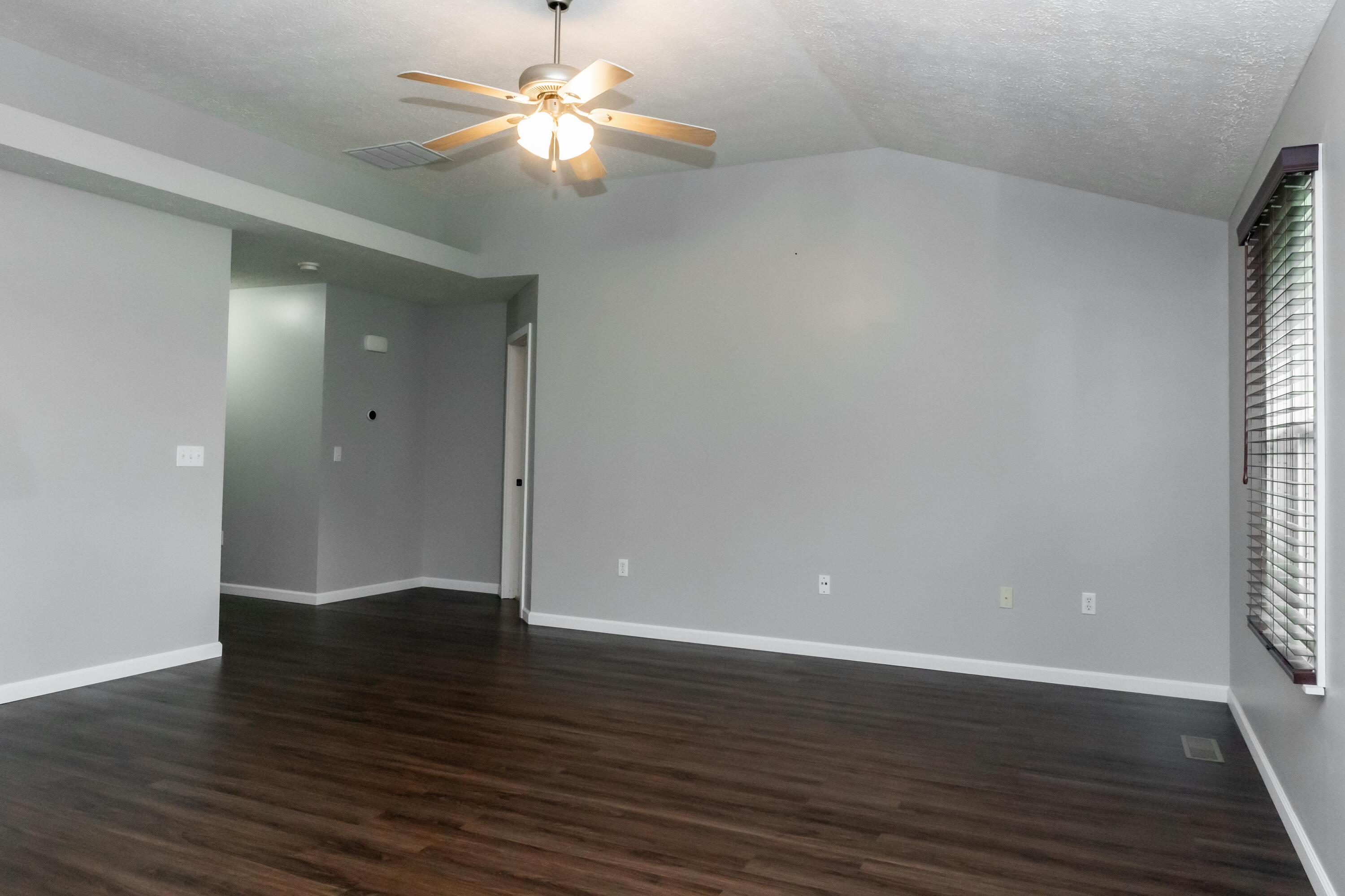 122 North Walnut Avenue Property Photo 9