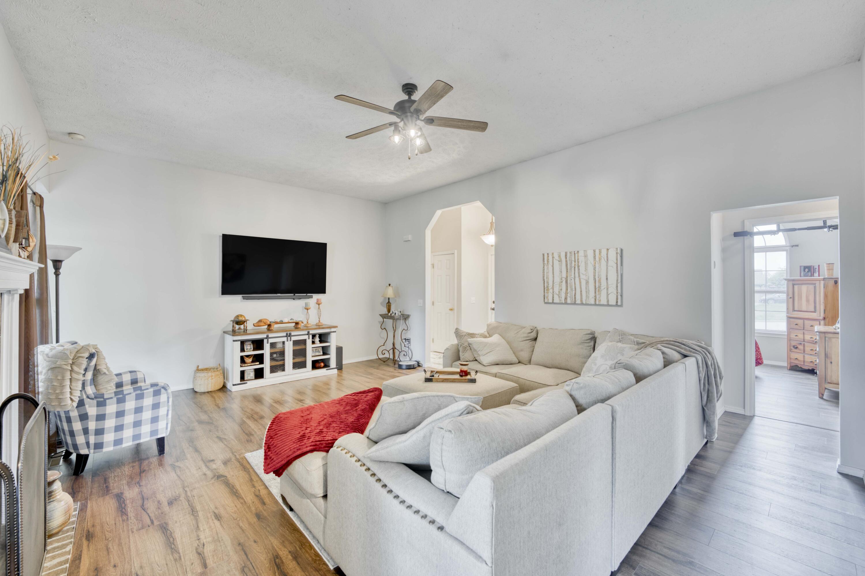 3442 West Countryside Drive Property Photo 5