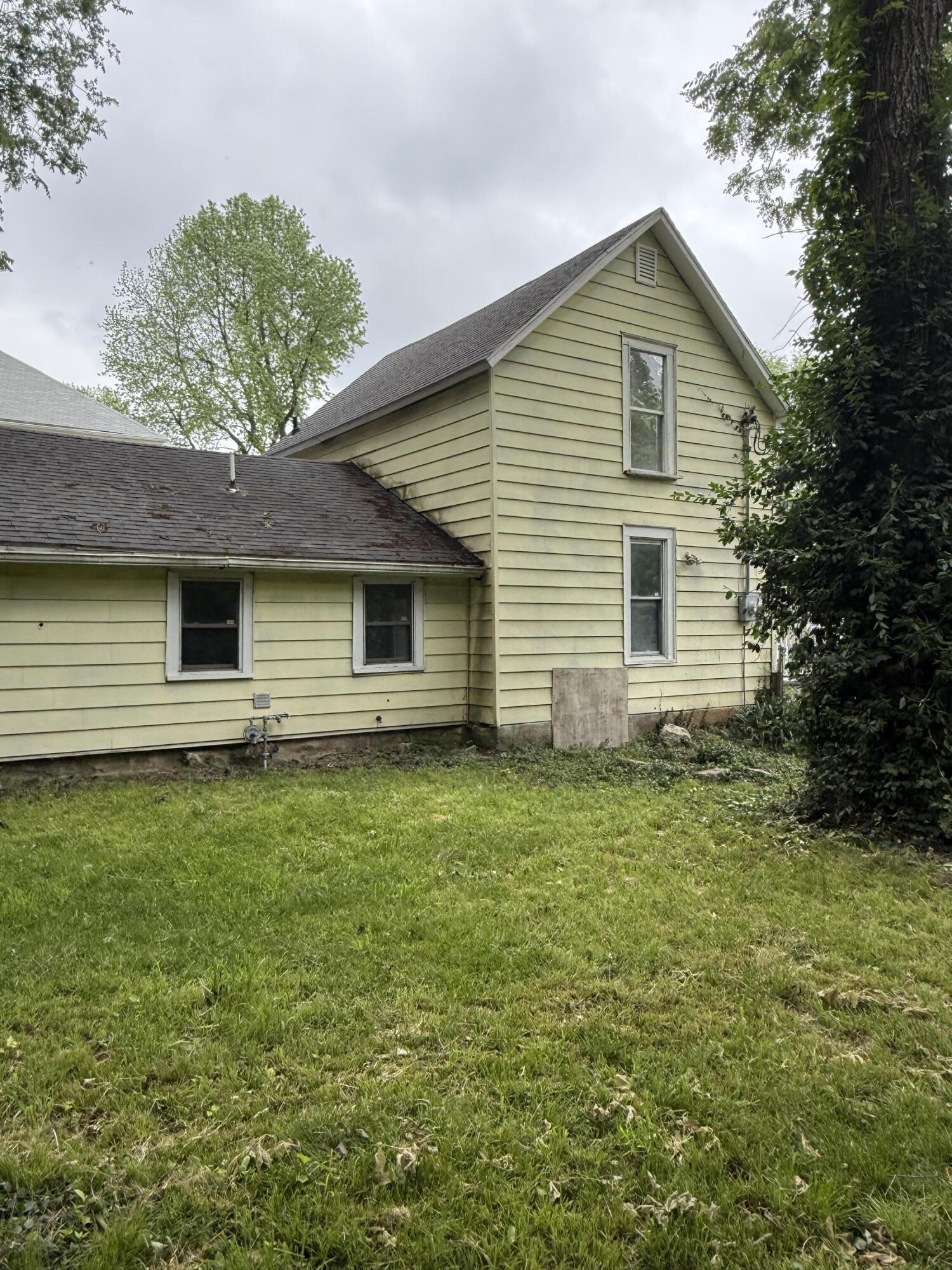 911 West Locust Street Property Photo 19