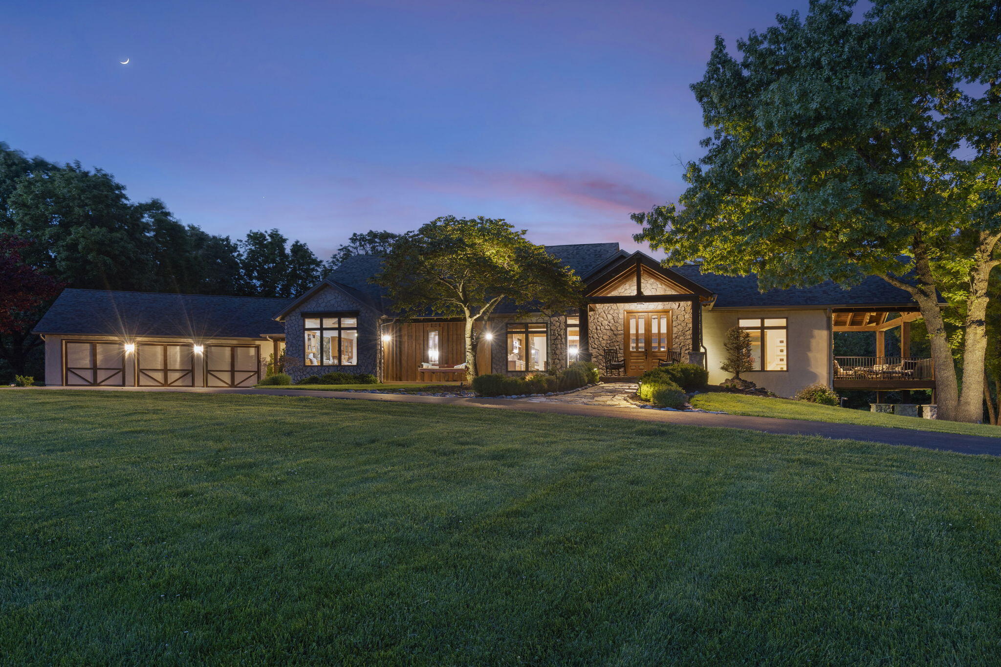 1007 Headwaters Drive Property Photo 4