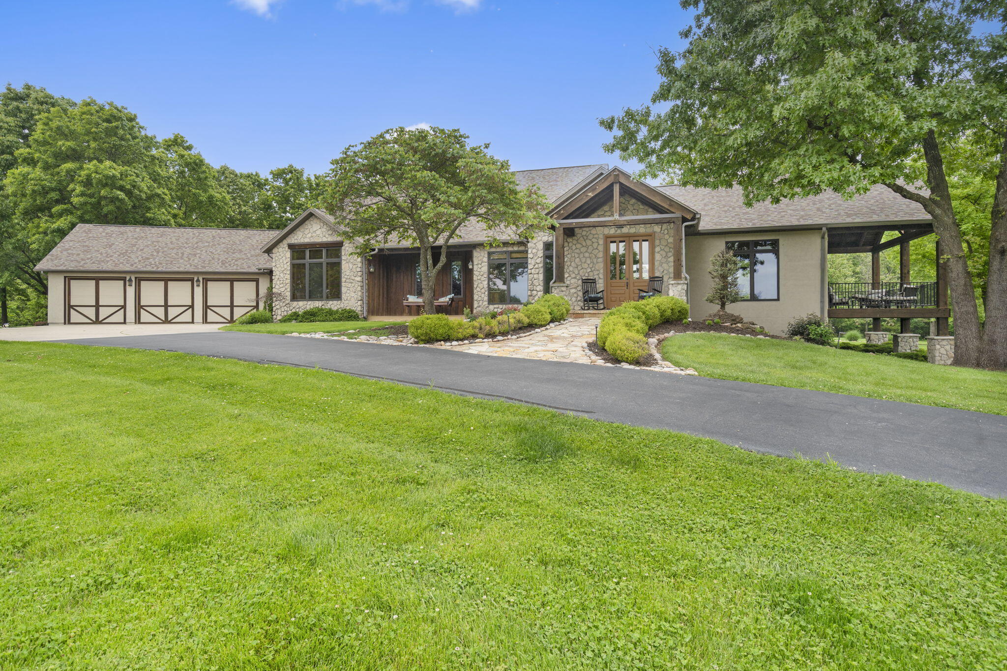 1007 Headwaters Drive Property Photo 9