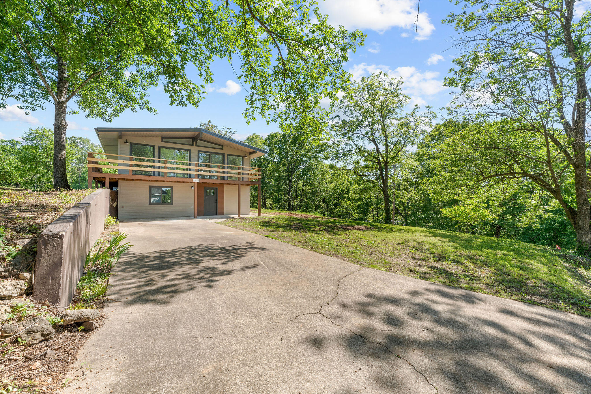 25609 Hillcrest Drive Property Photo 3