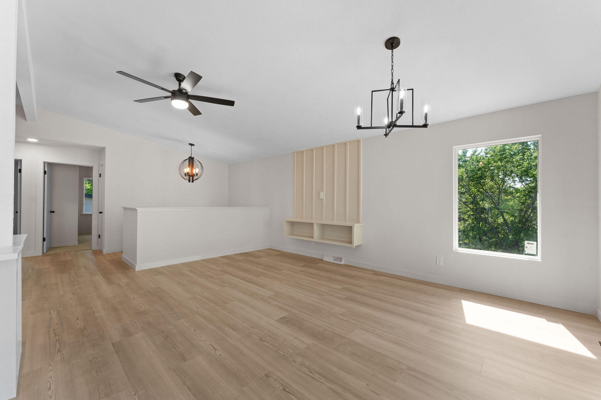 25609 Hillcrest Drive Property Photo 9
