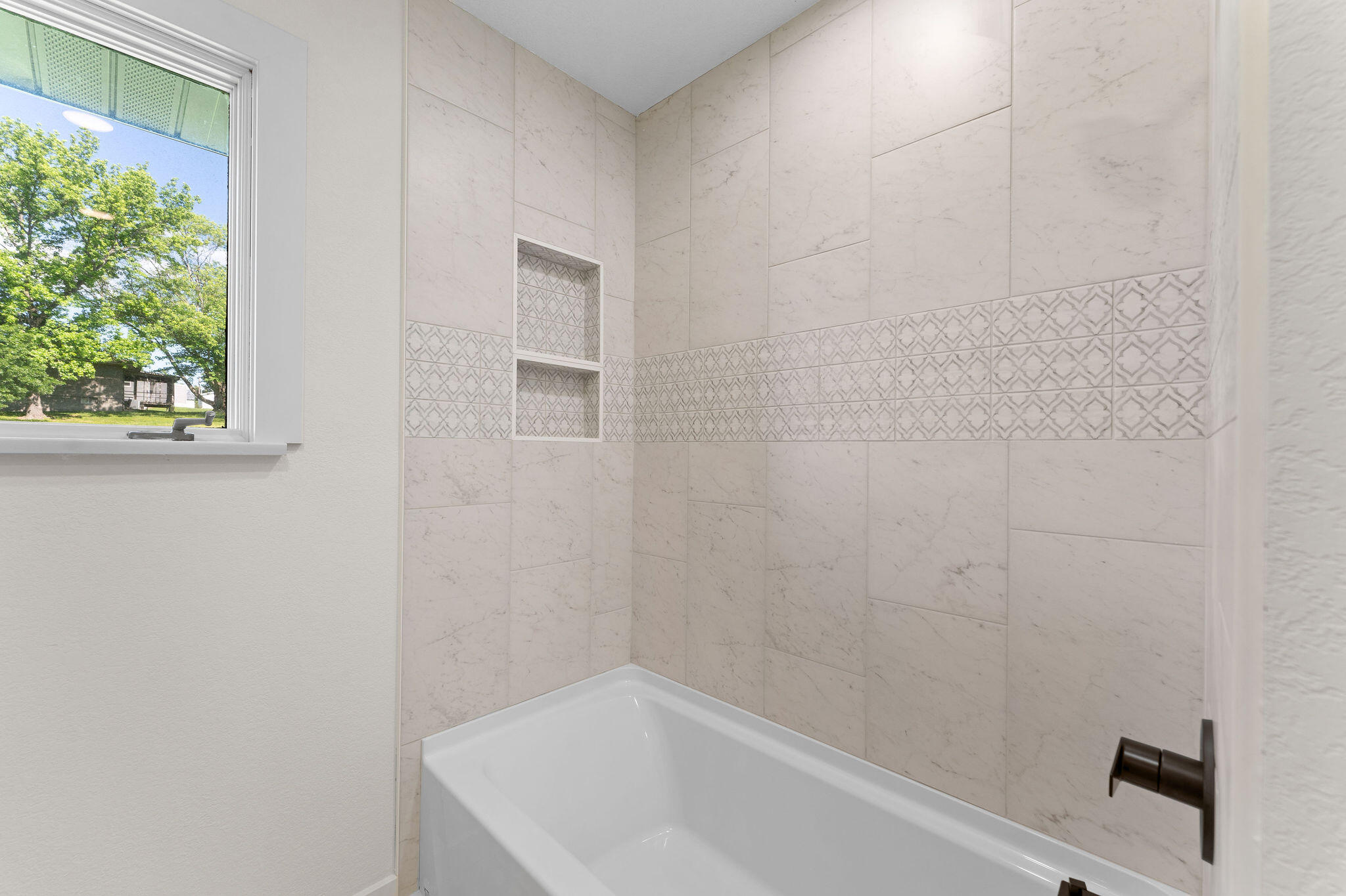 25609 Hillcrest Drive Property Photo 17