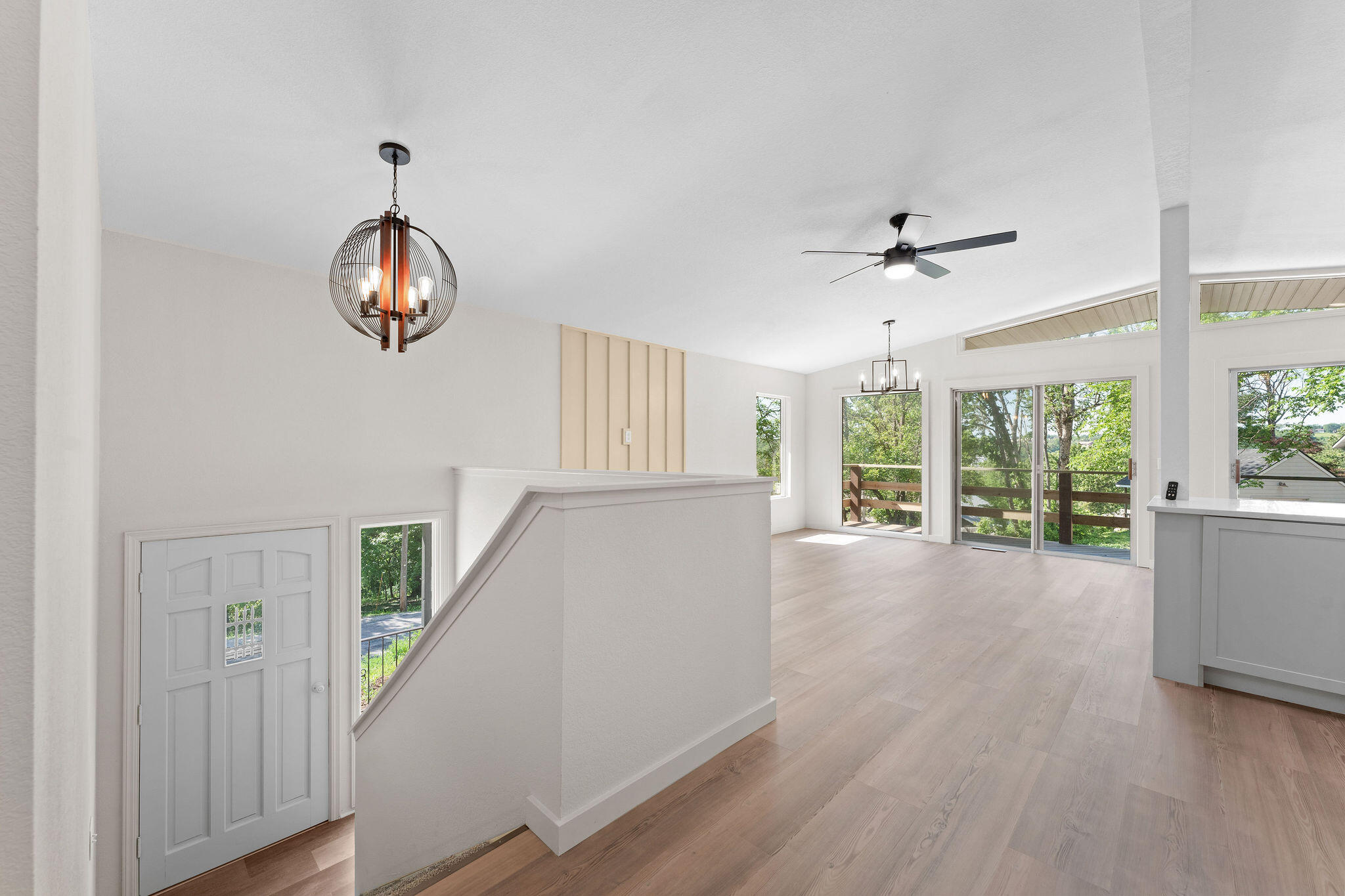 25609 Hillcrest Drive Property Photo 22