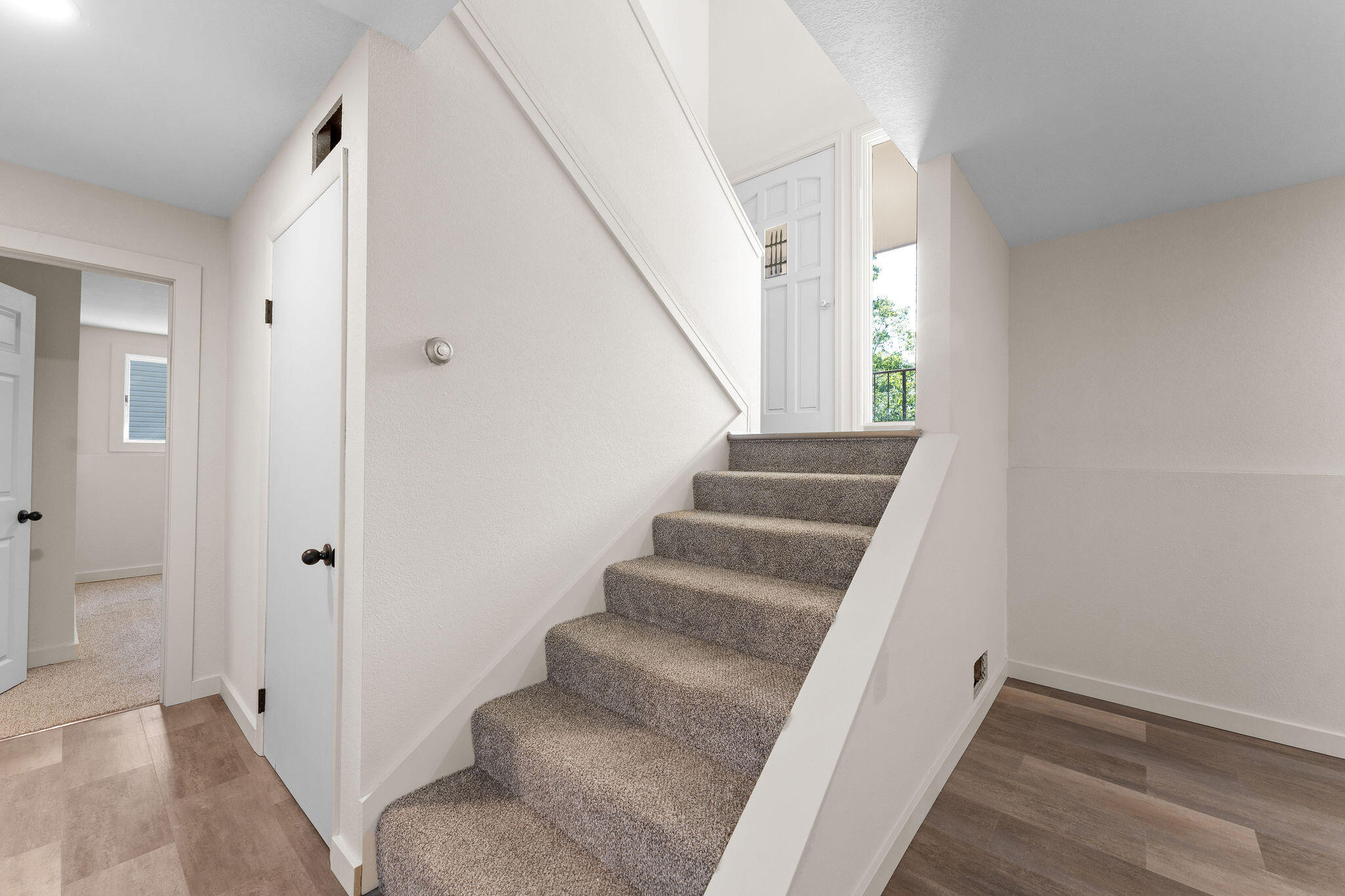 25609 Hillcrest Drive Property Photo 23