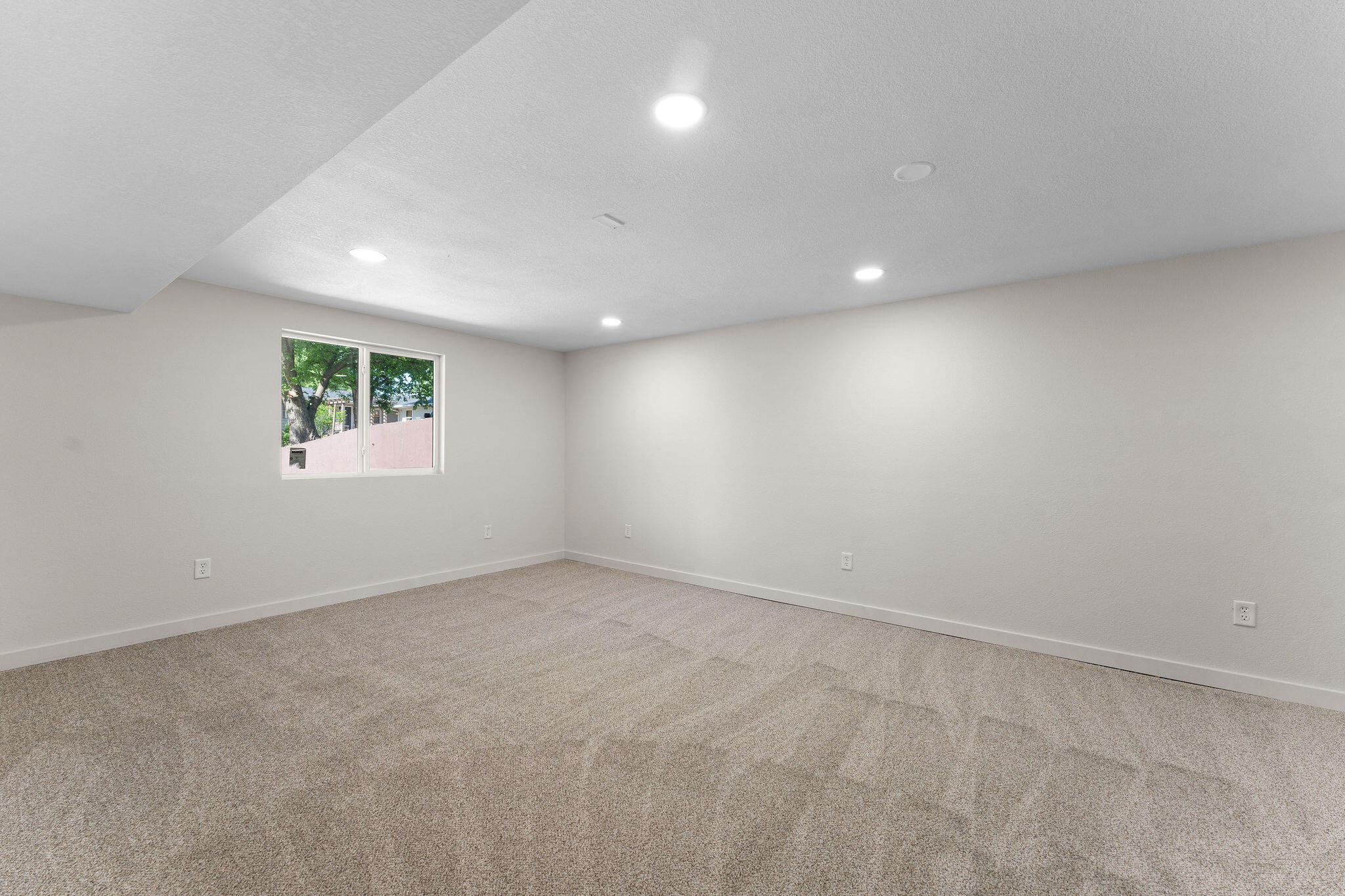 25609 Hillcrest Drive Property Photo 28