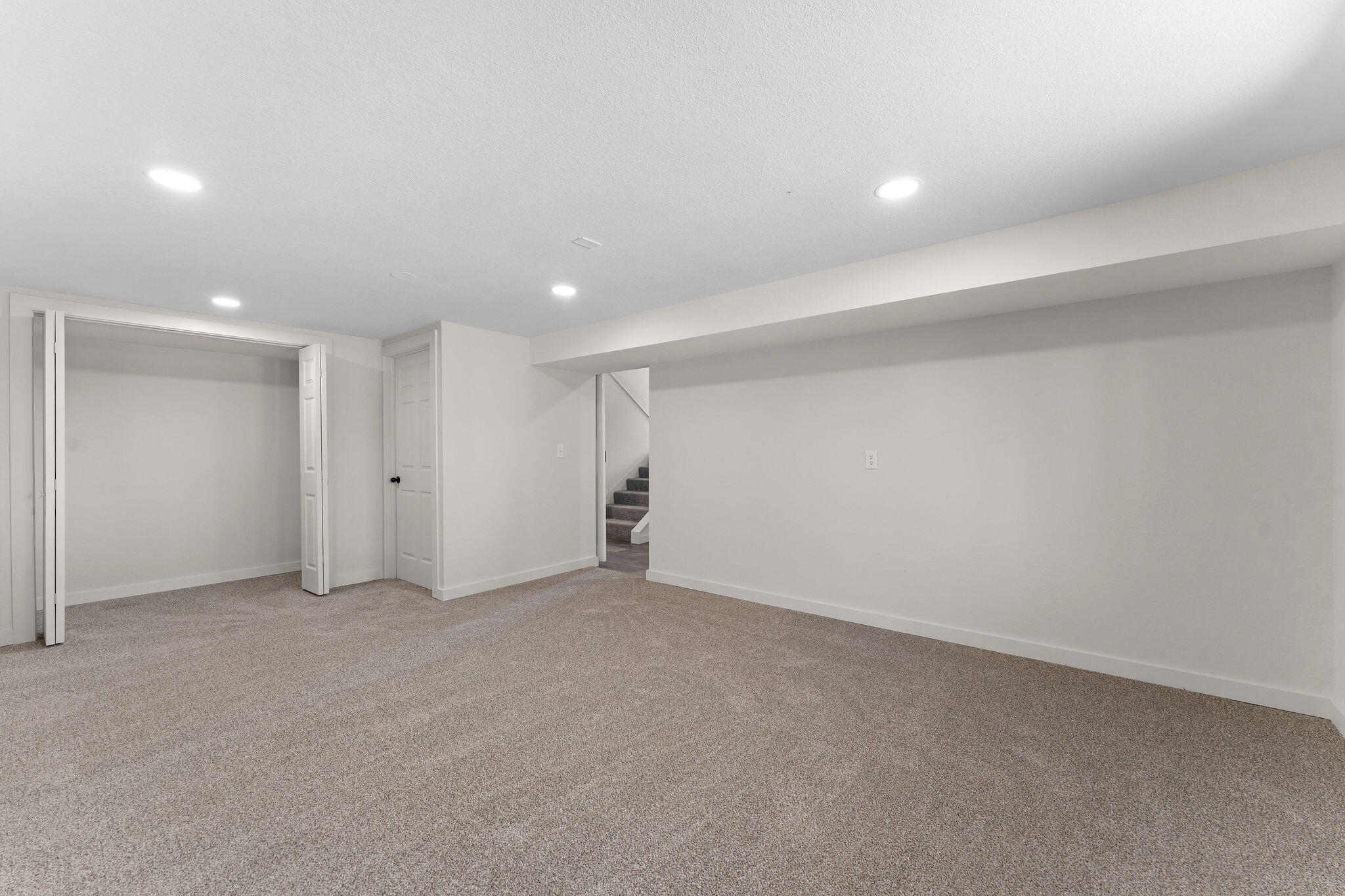 25609 Hillcrest Drive Property Photo 29