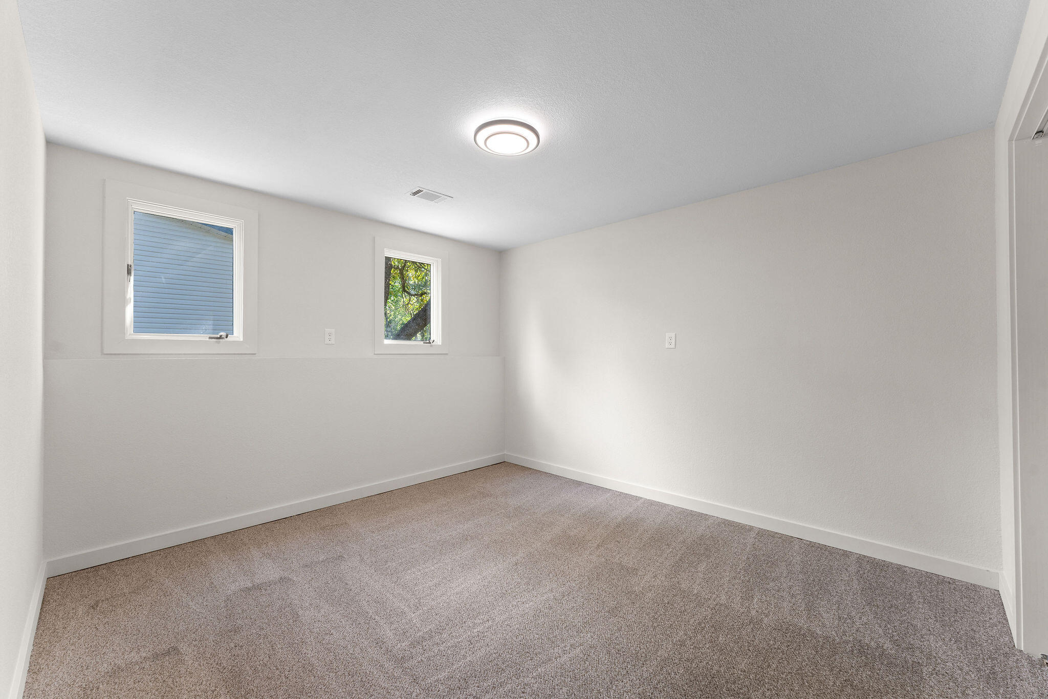25609 Hillcrest Drive Property Photo 30