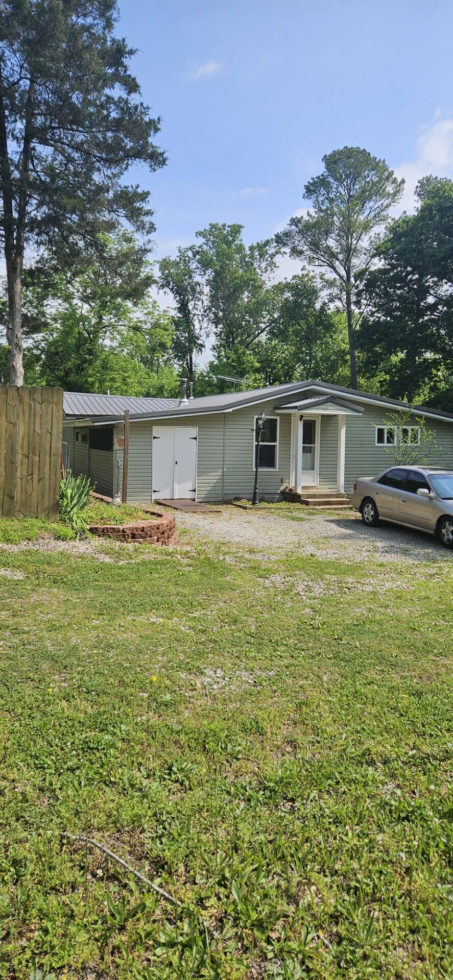182 Cathy Street Property Photo 1