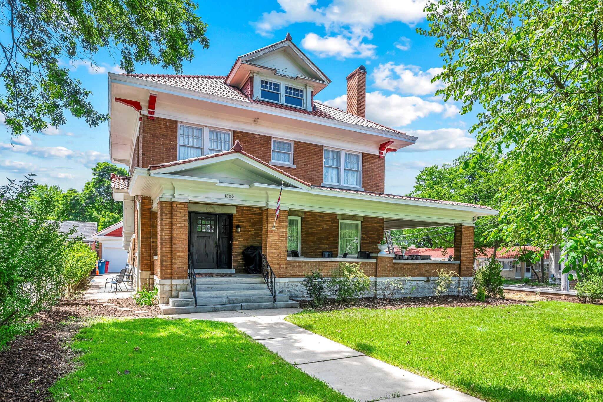 1200 East Walnut Street Property Photo