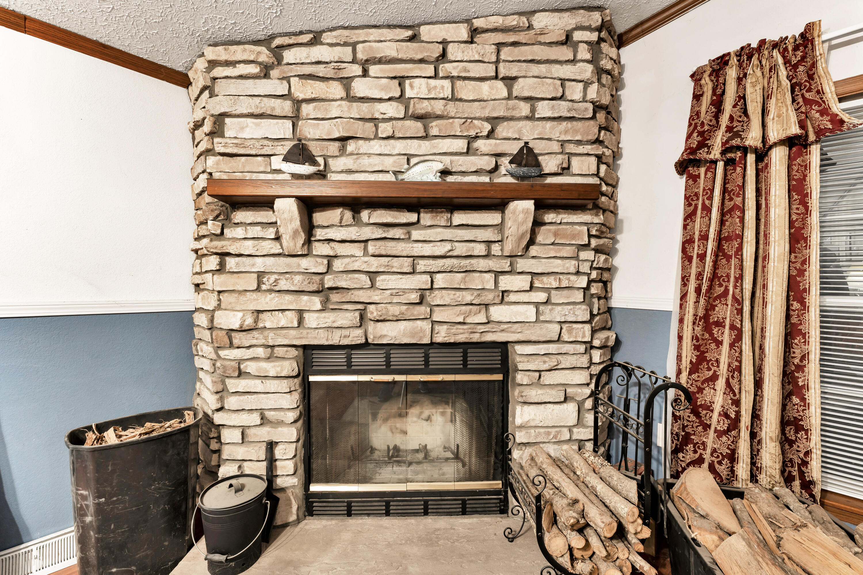 1161 State Highway 176 Property Photo 6