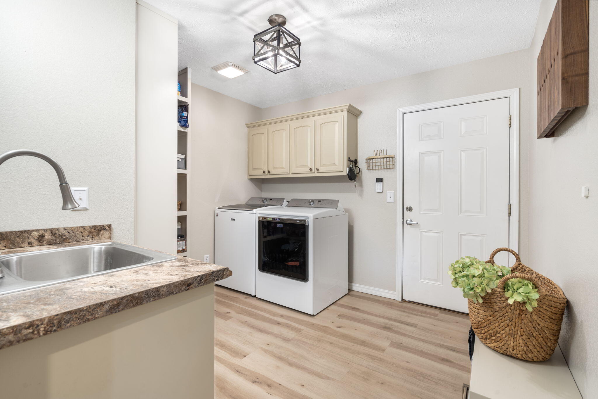 1701 Twin Oaks Drive Property Photo 16