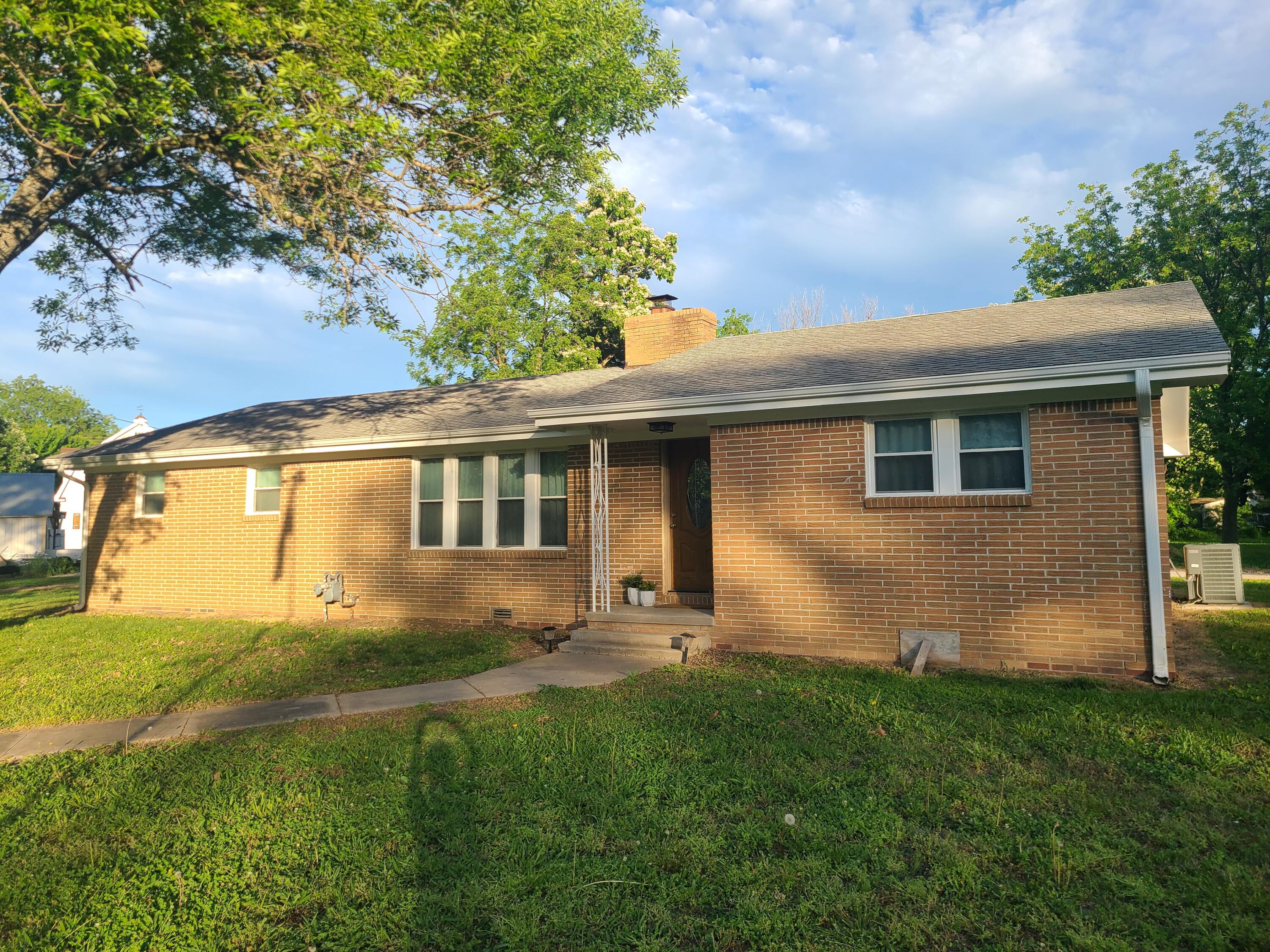 511 3rd Street Property Photo 1