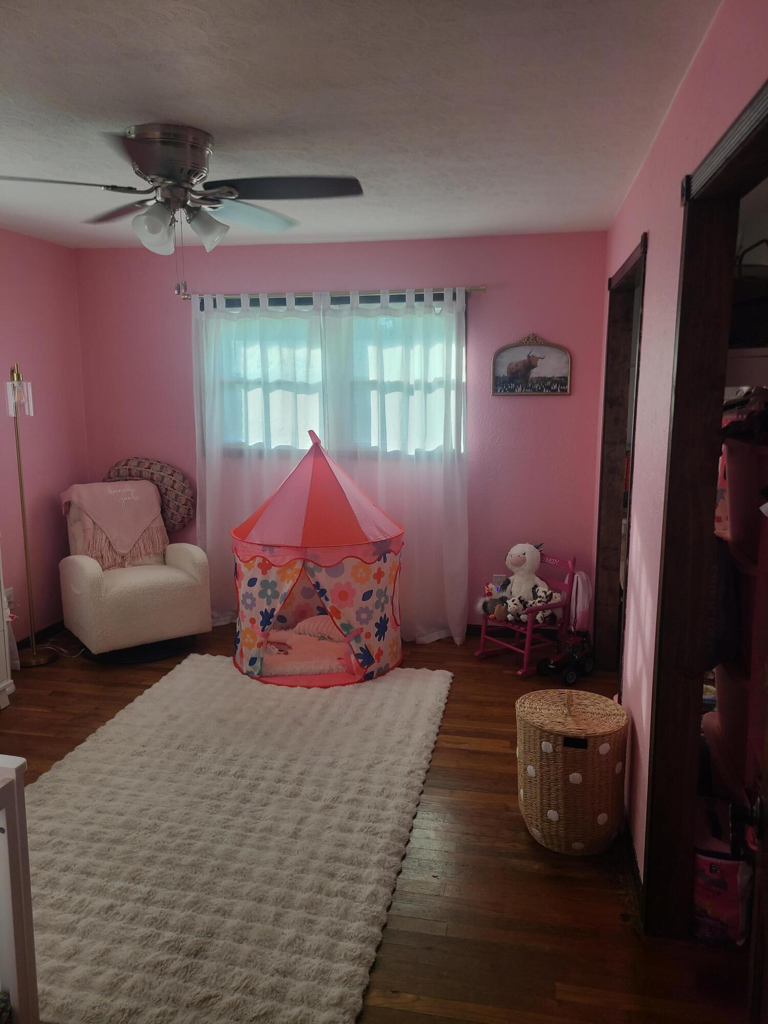 511 3rd Street Property Photo 8
