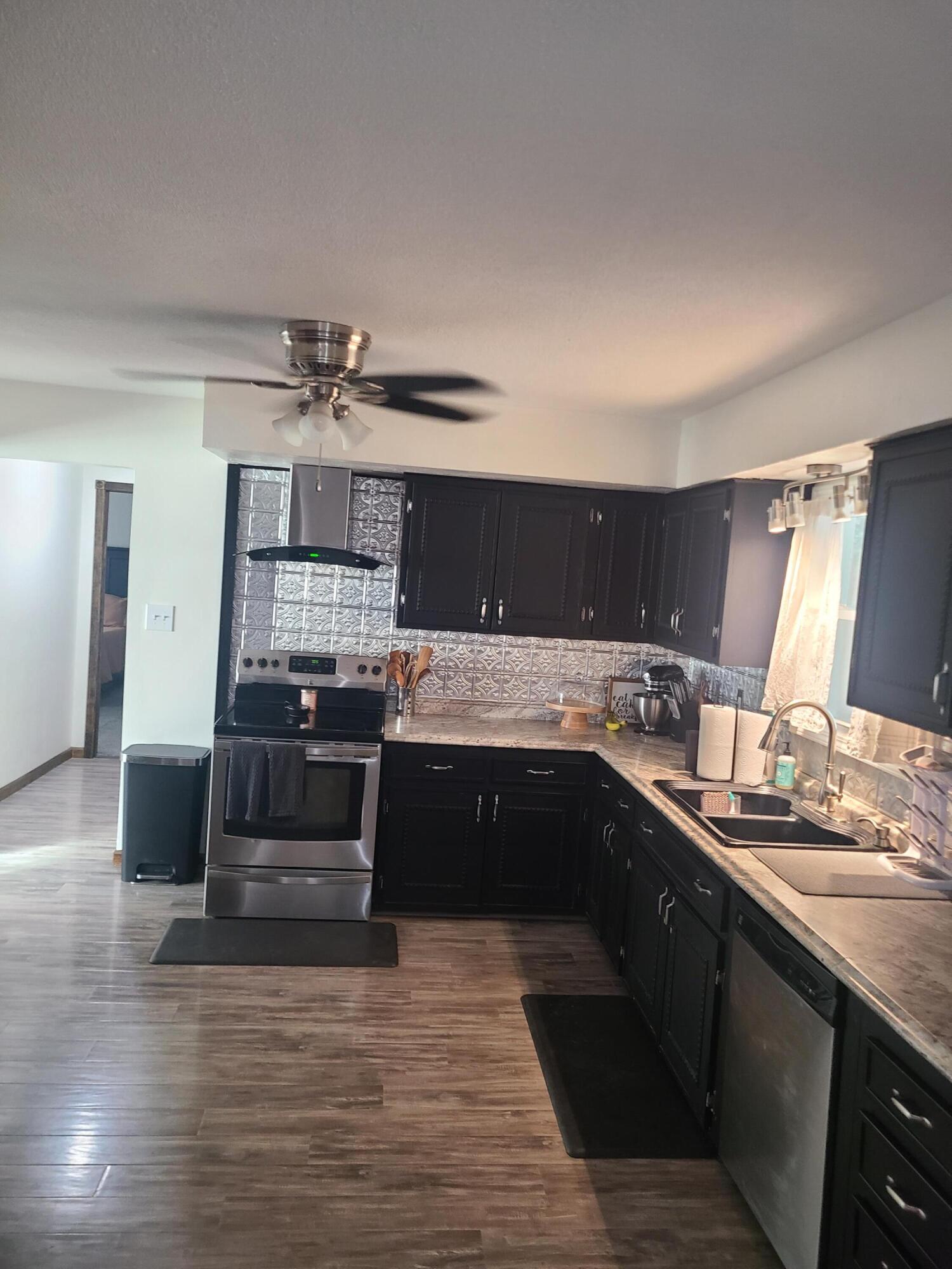 511 3rd Street Property Photo 25
