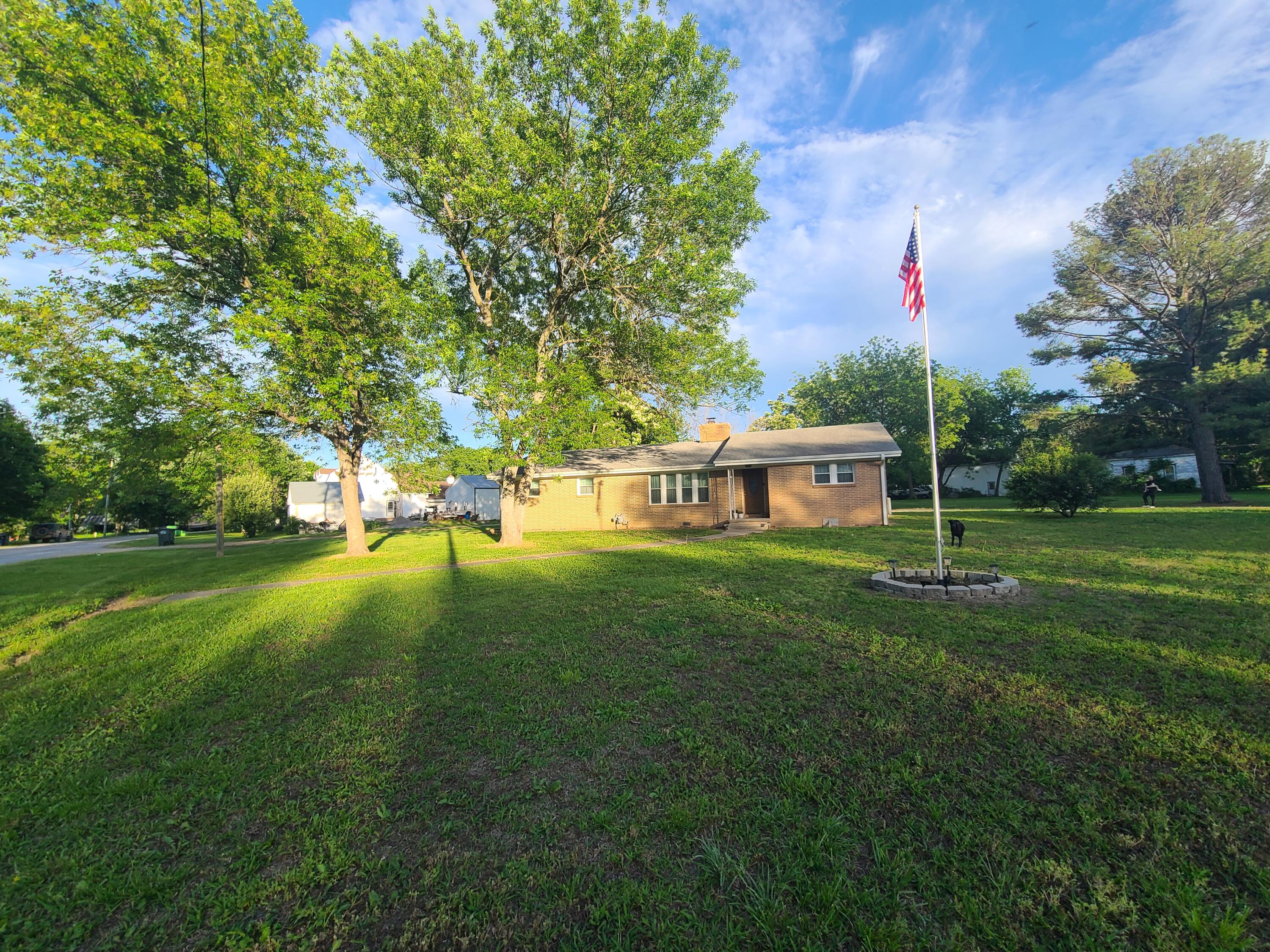 511 3rd Street Property Photo 32