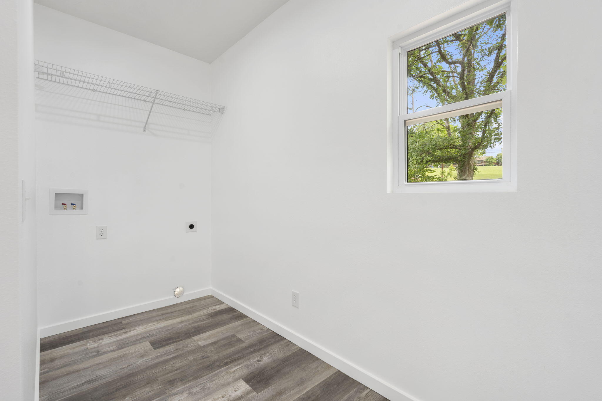 806 Iris Avenue Property Photo 10