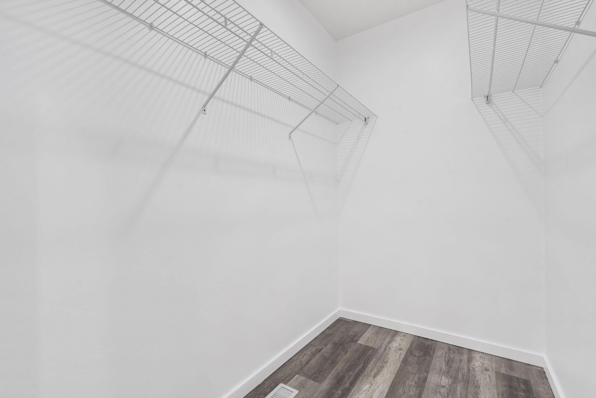 806 Iris Avenue Property Photo 14